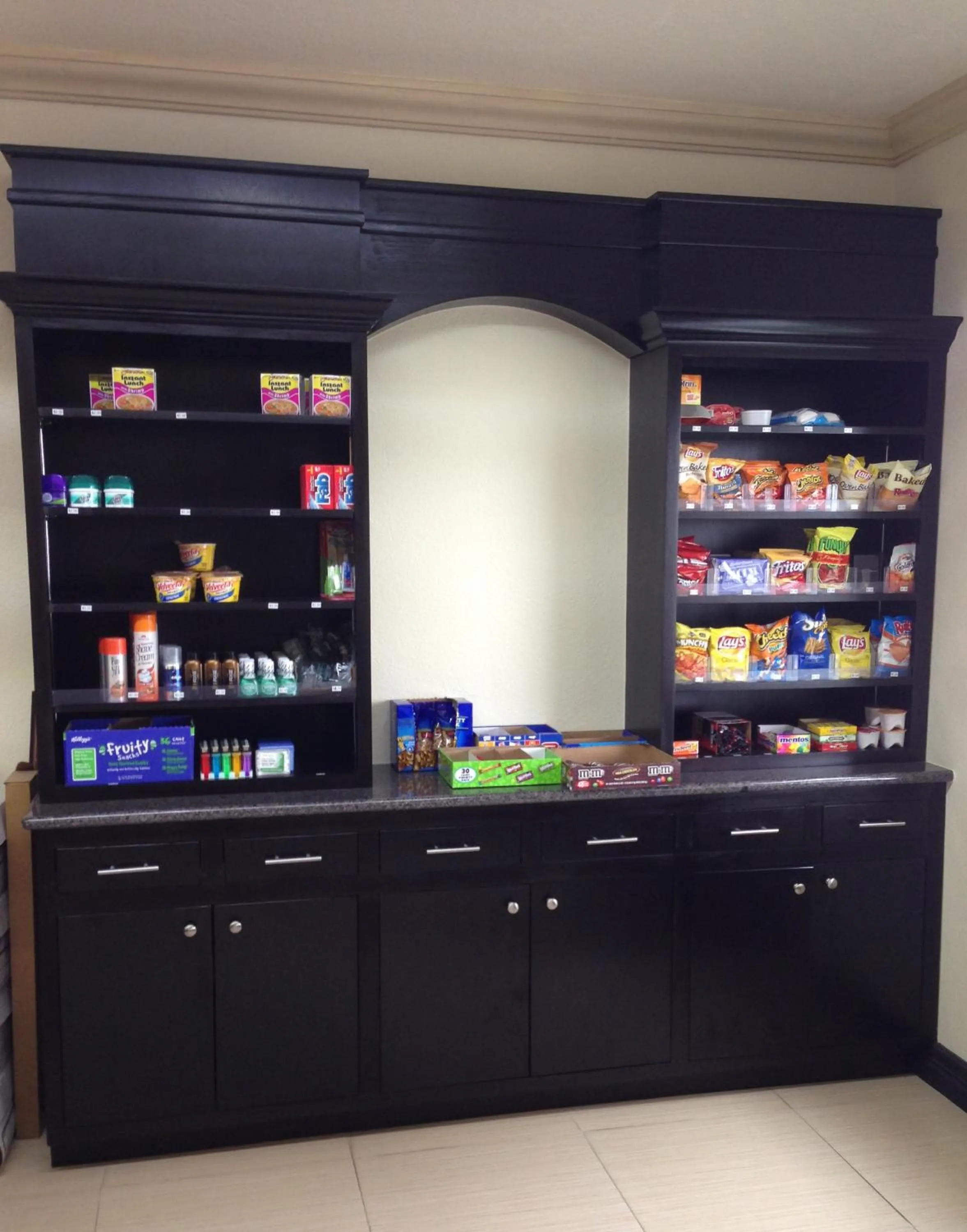 Area and facilities in SureStay Plus by Best Western San Antonio Airport