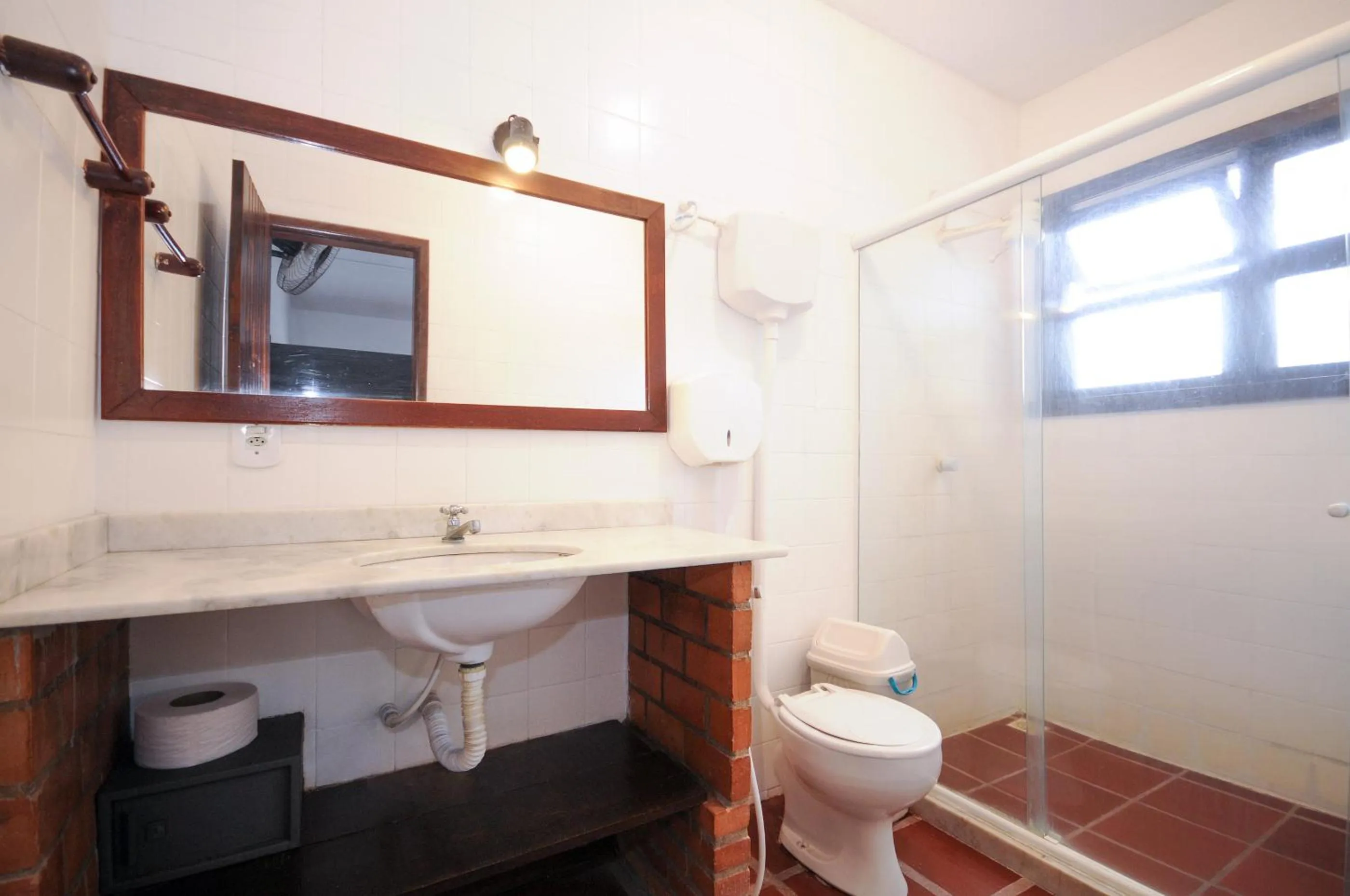 Bathroom in Che Lagarto Hostel Búzios