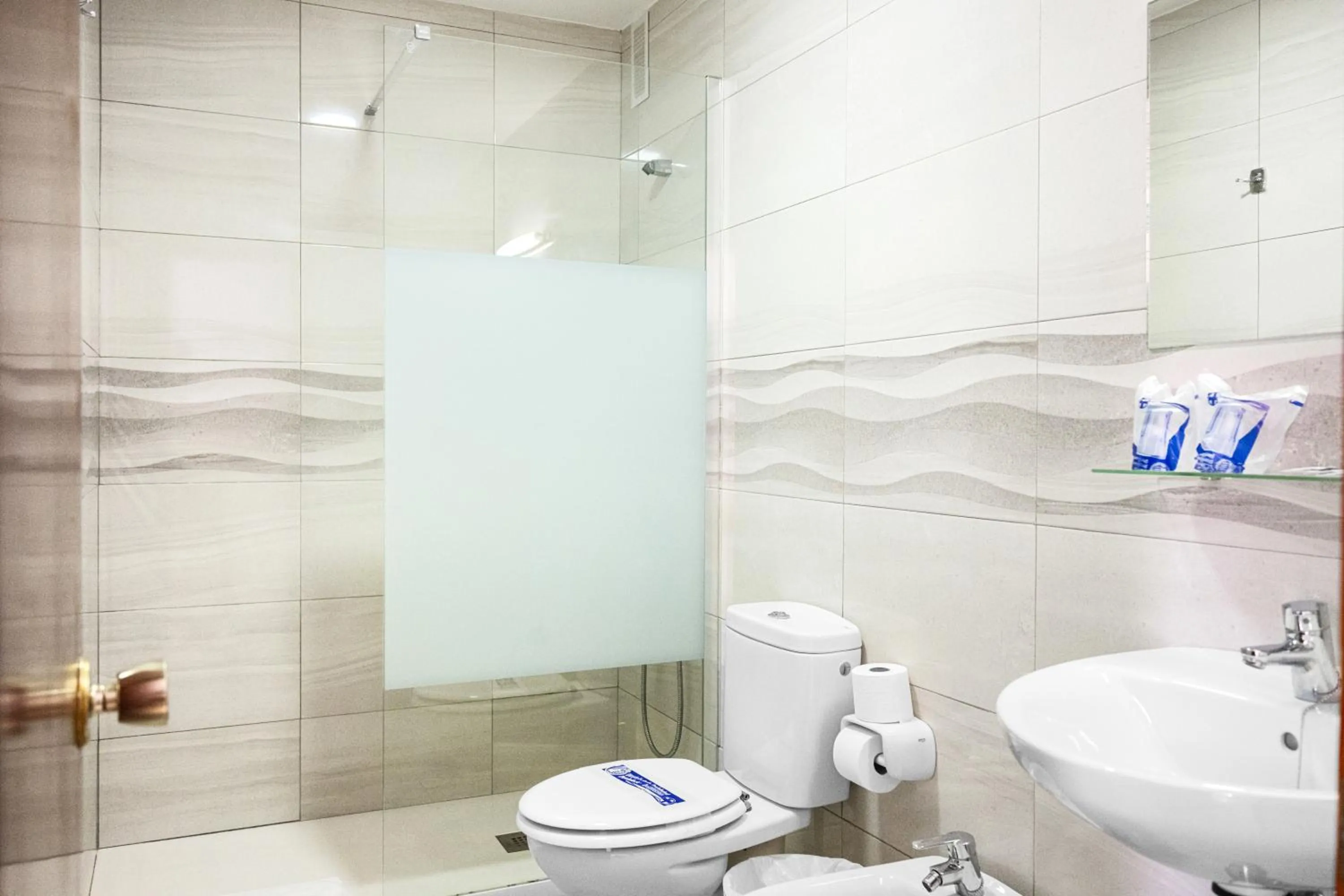 Bathroom in Hotel Valencia