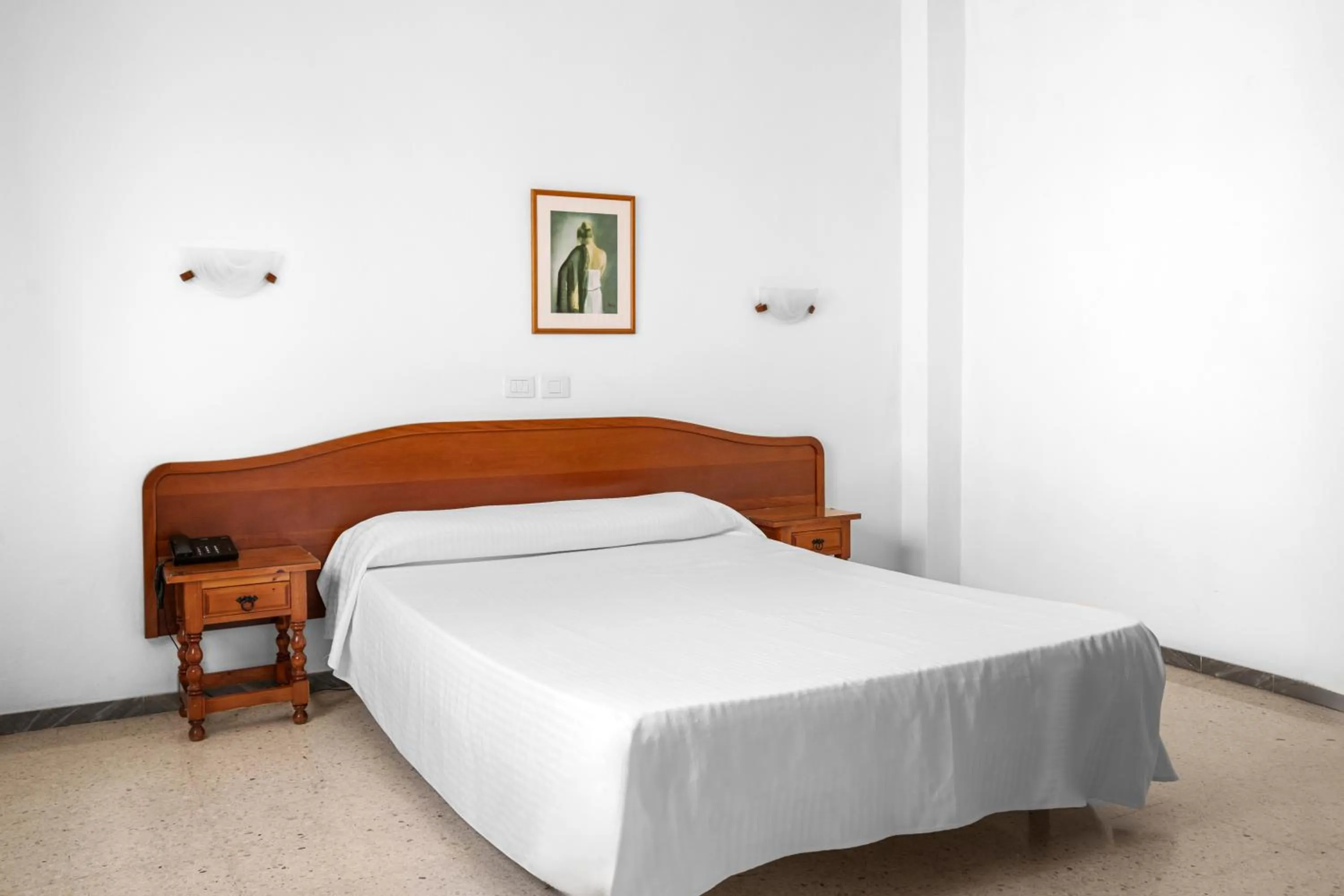 Bedroom, Bed in Hotel Valencia