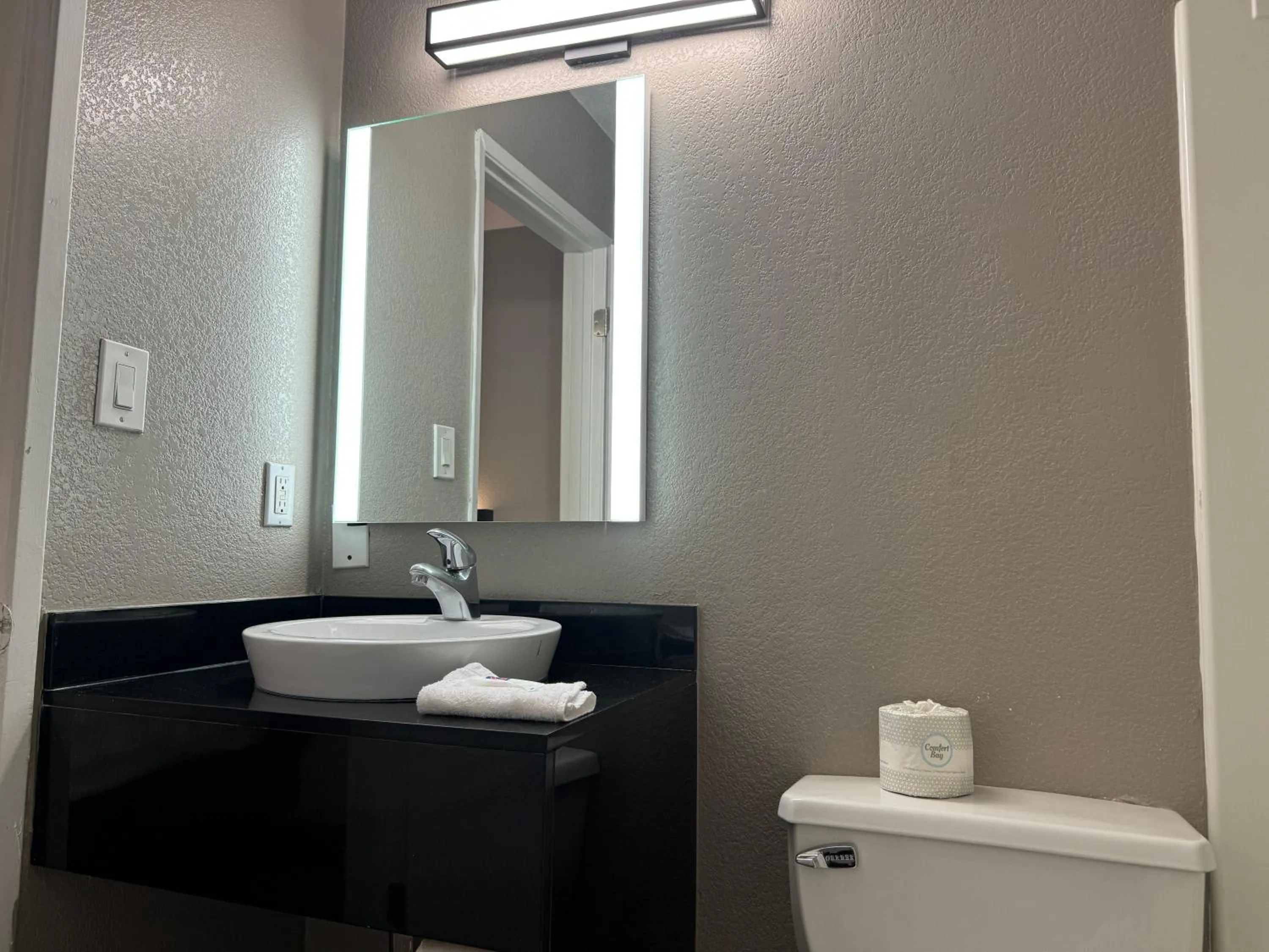 Bathroom in Motel 6 Hollywood