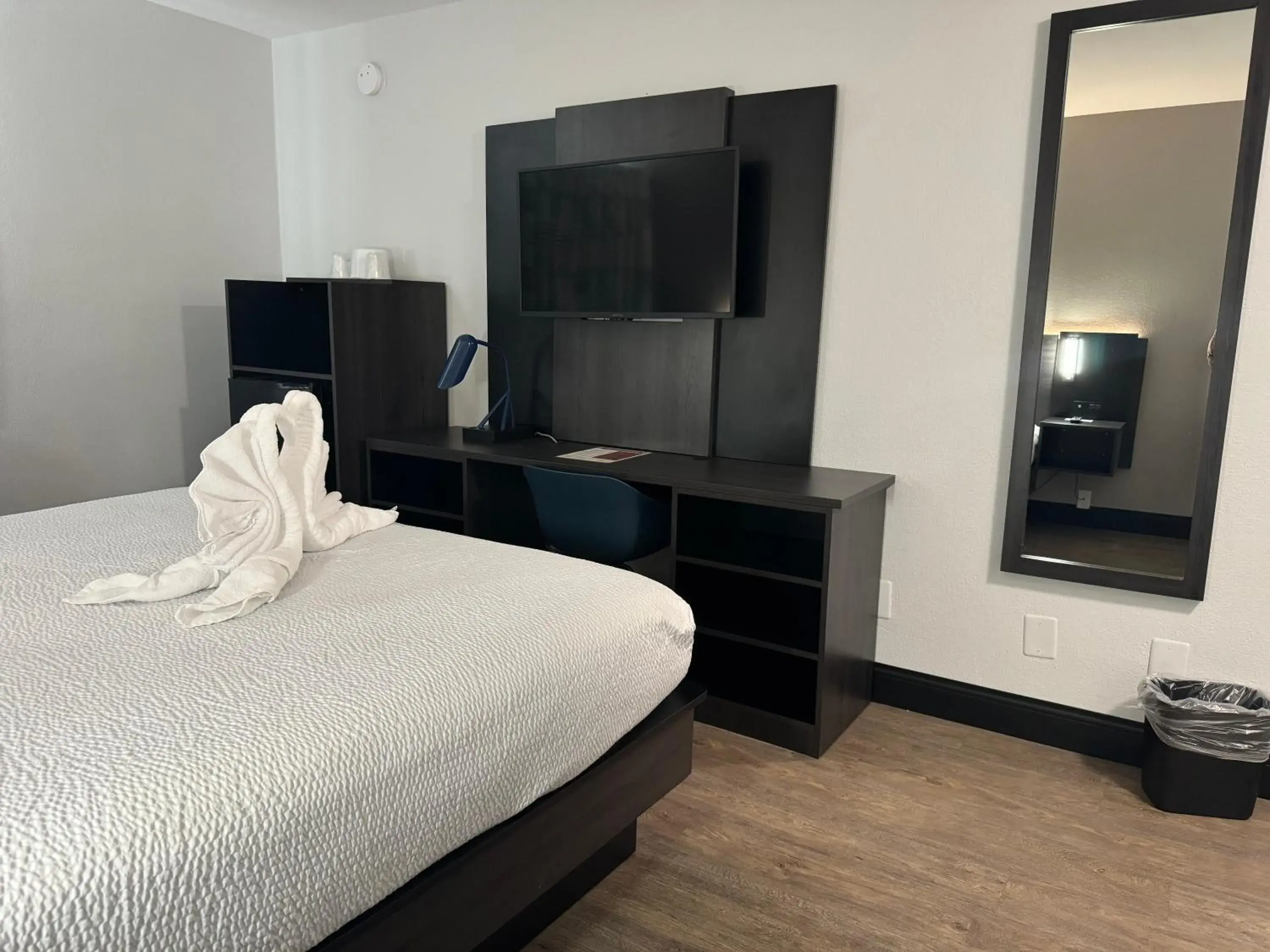 Bed in Motel 6 Hollywood Bed in Motel 6 Hollywood