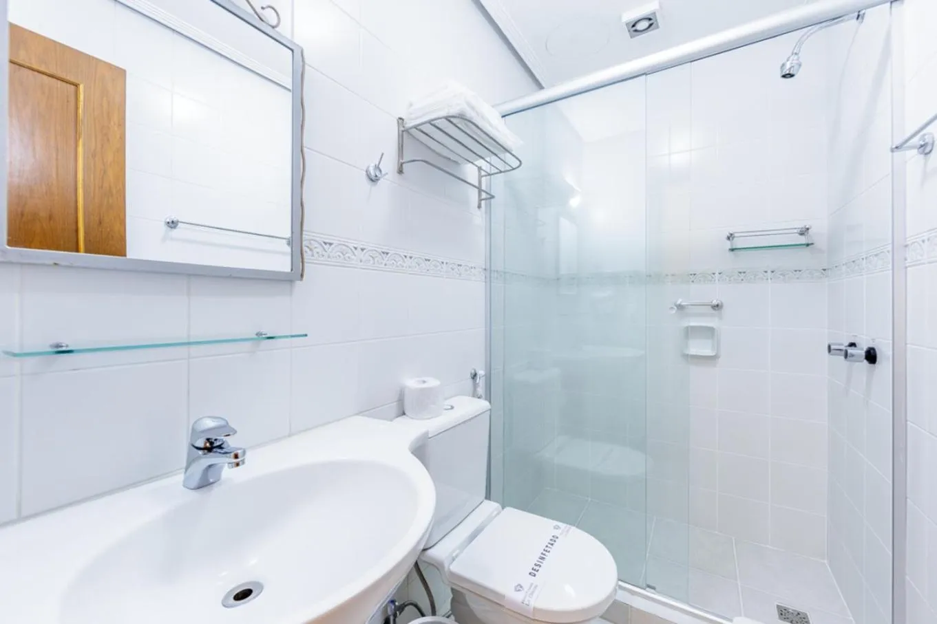 Shower in Hotel Pousada Le Chateau