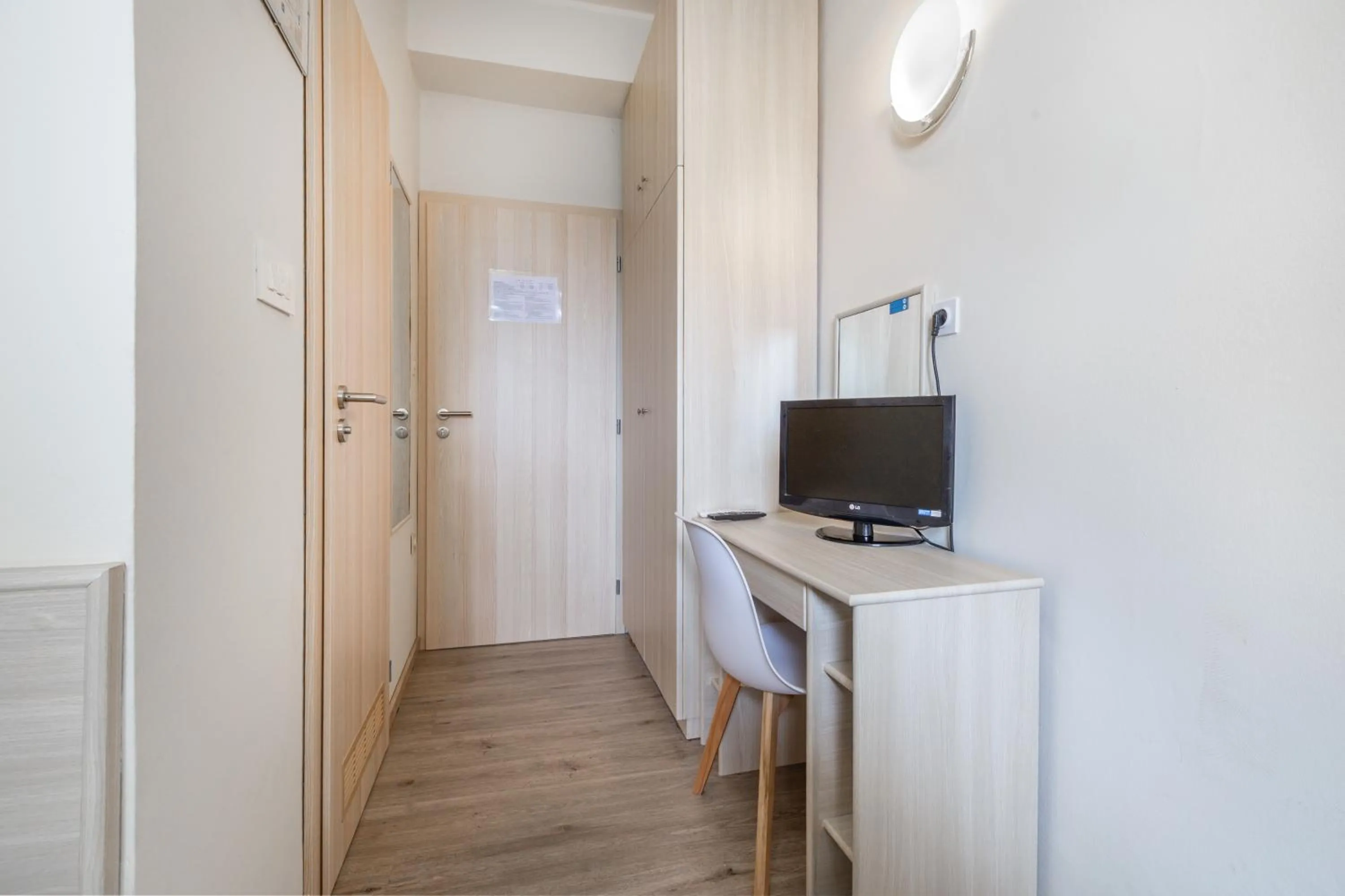 Maestral Residence
