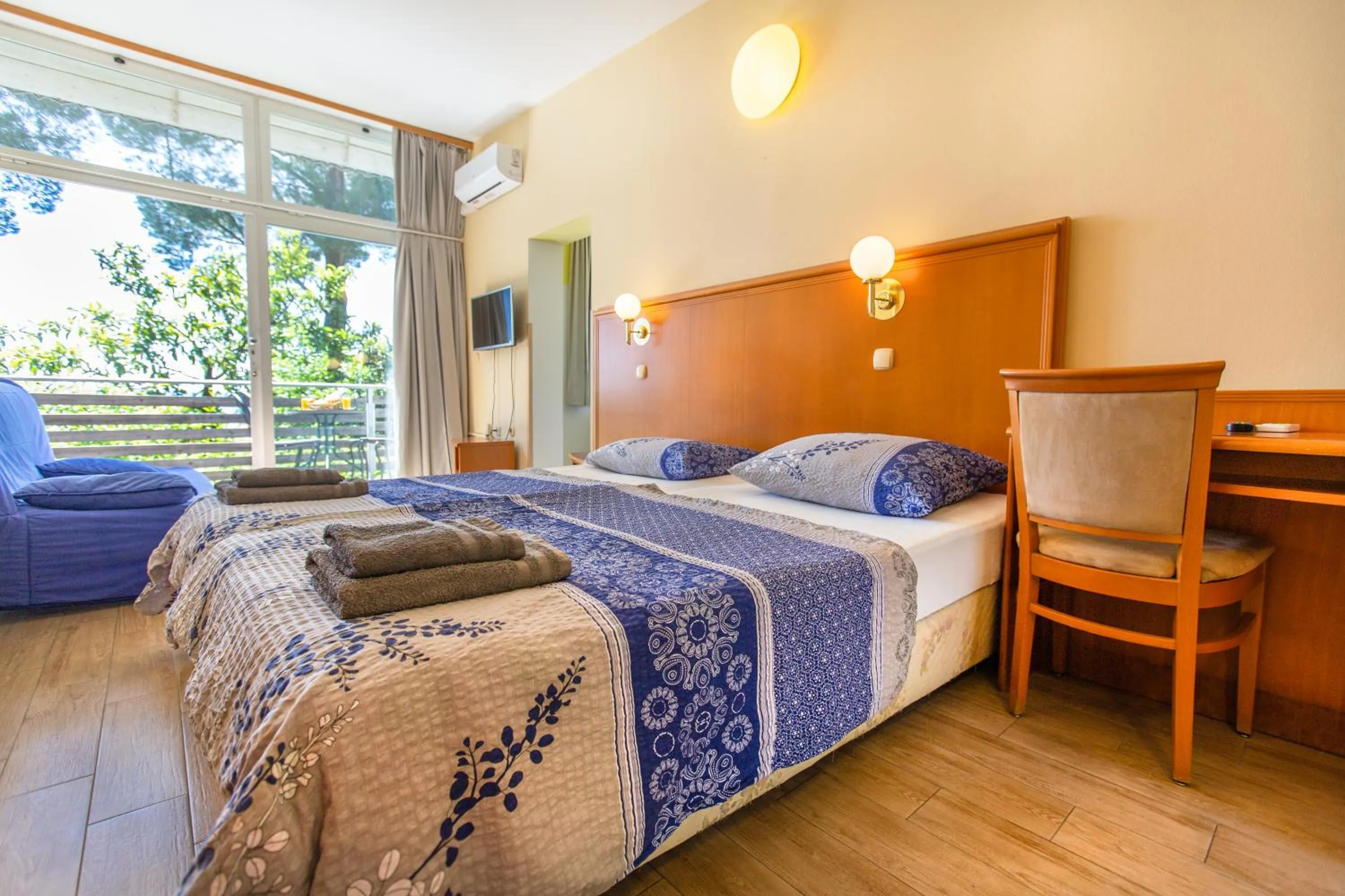 TV and multimedia, Bed in Maestral Residence