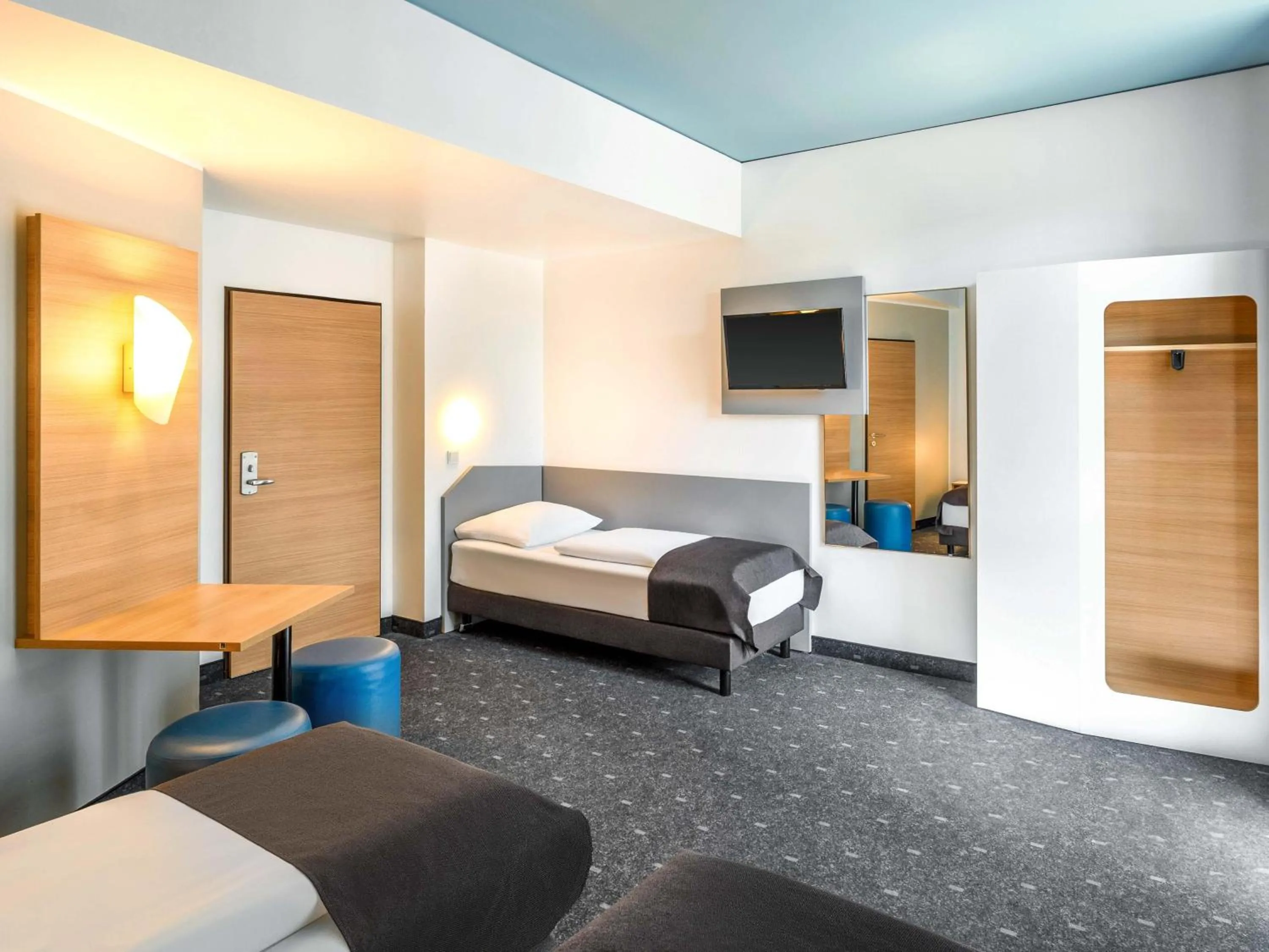 Photo of the whole room, Bed in B&B Hotel Braunschweig-City