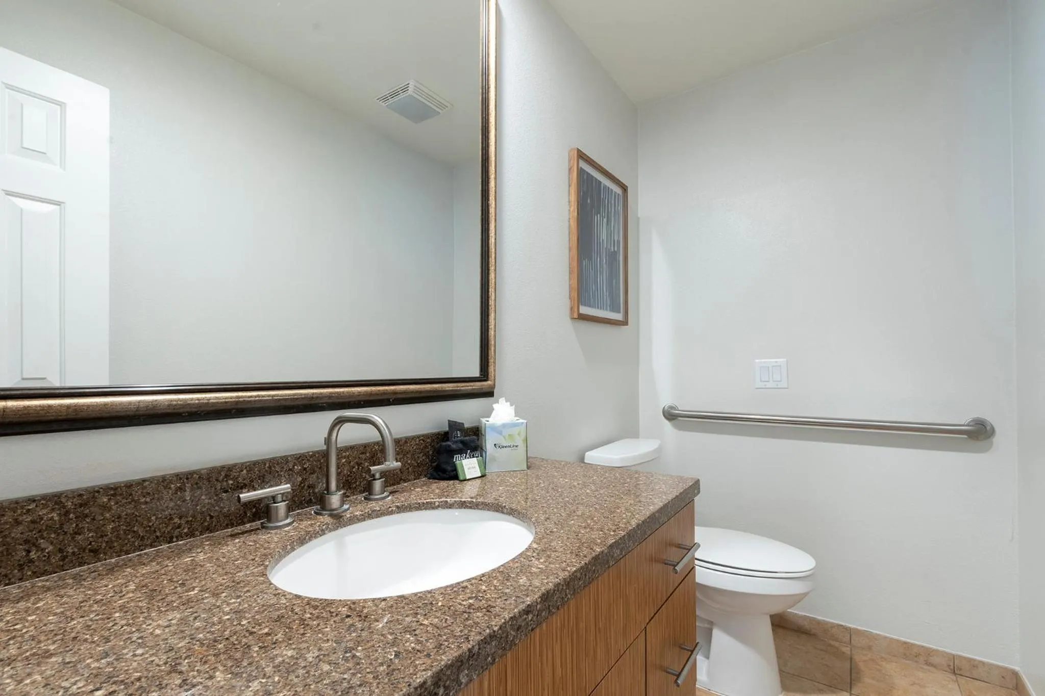 Bathroom in San Clemente Inn