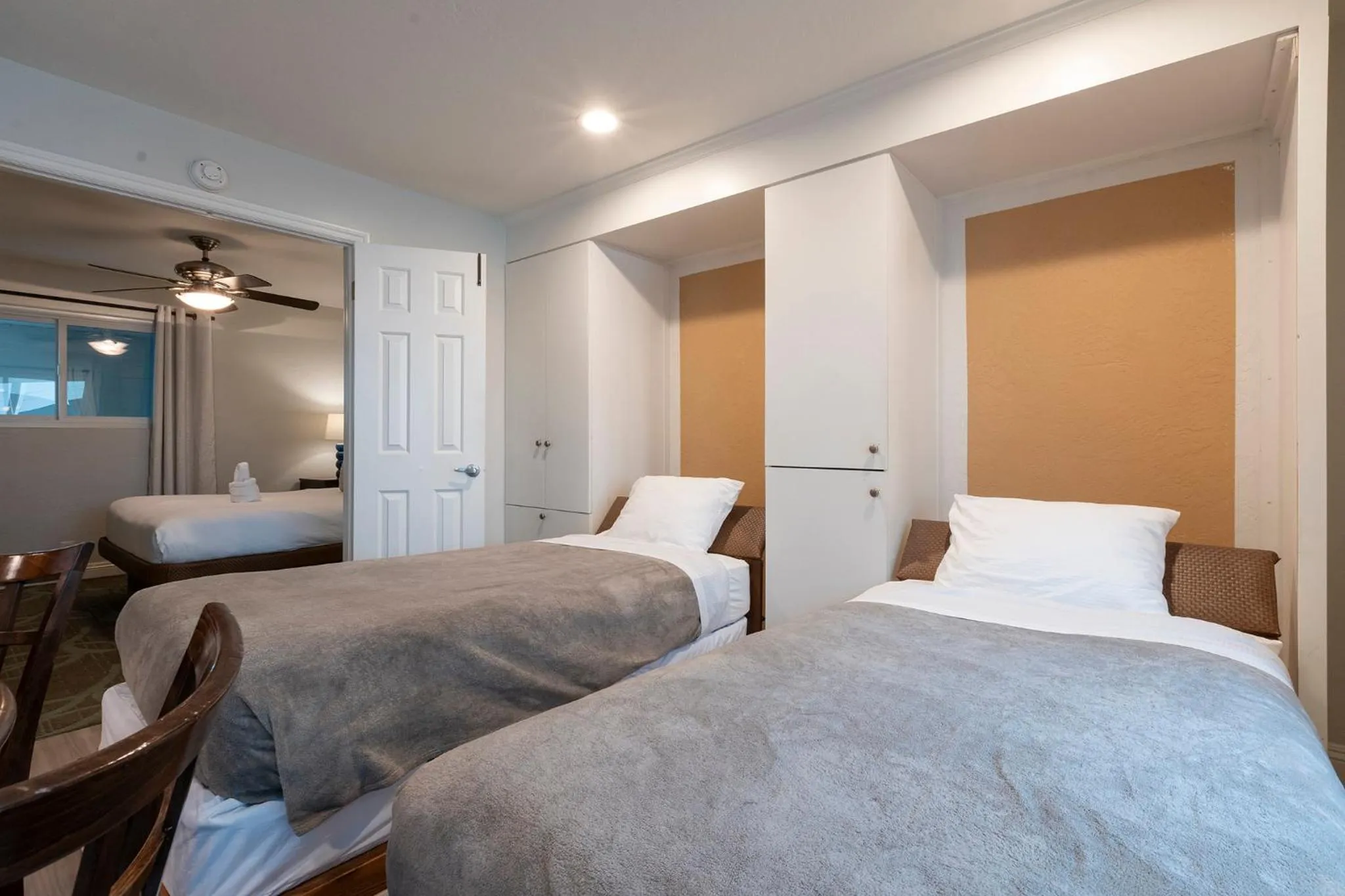 Bed in San Clemente Inn