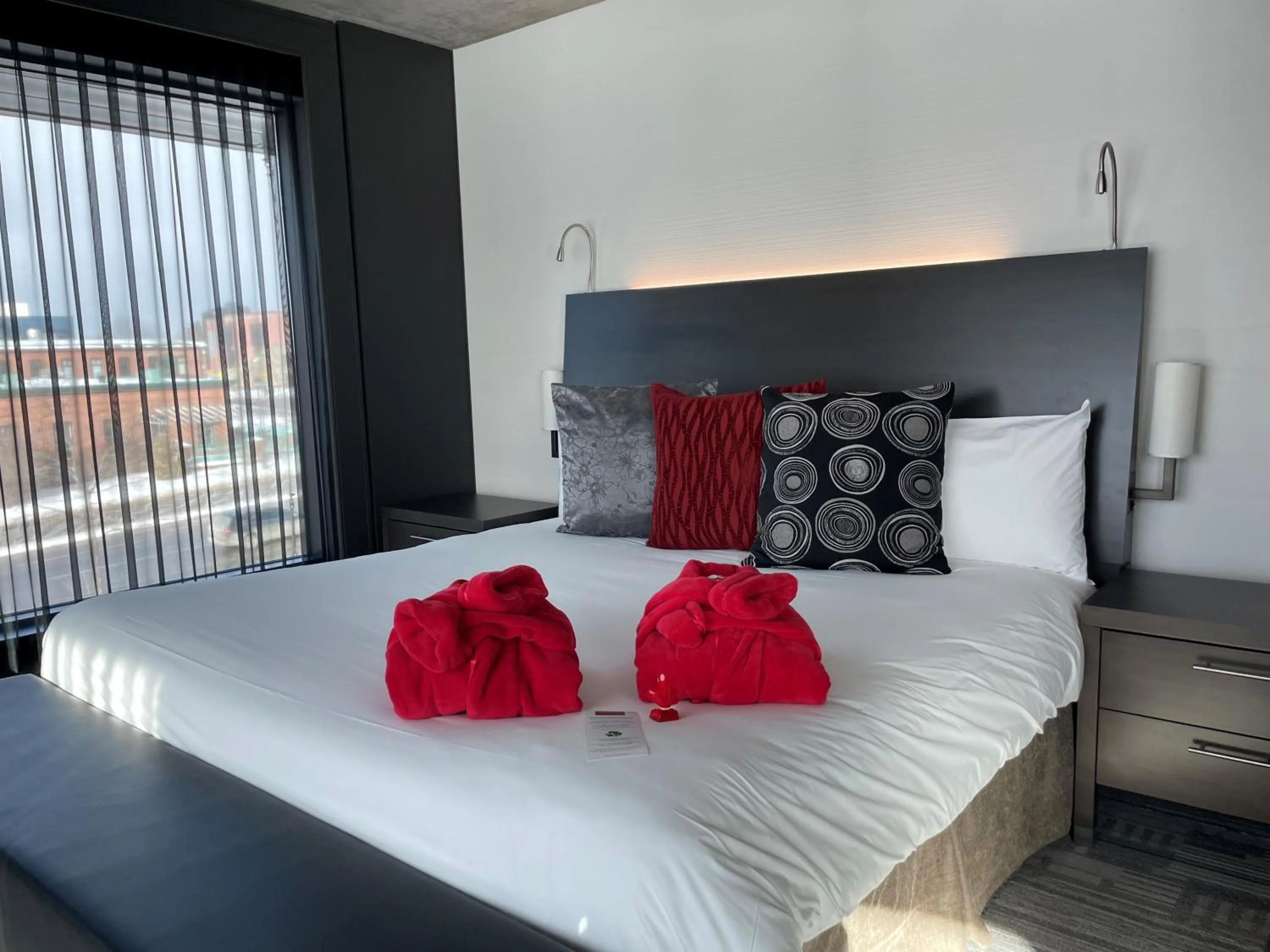 Bed in Grand Hotel Times Sherbrooke