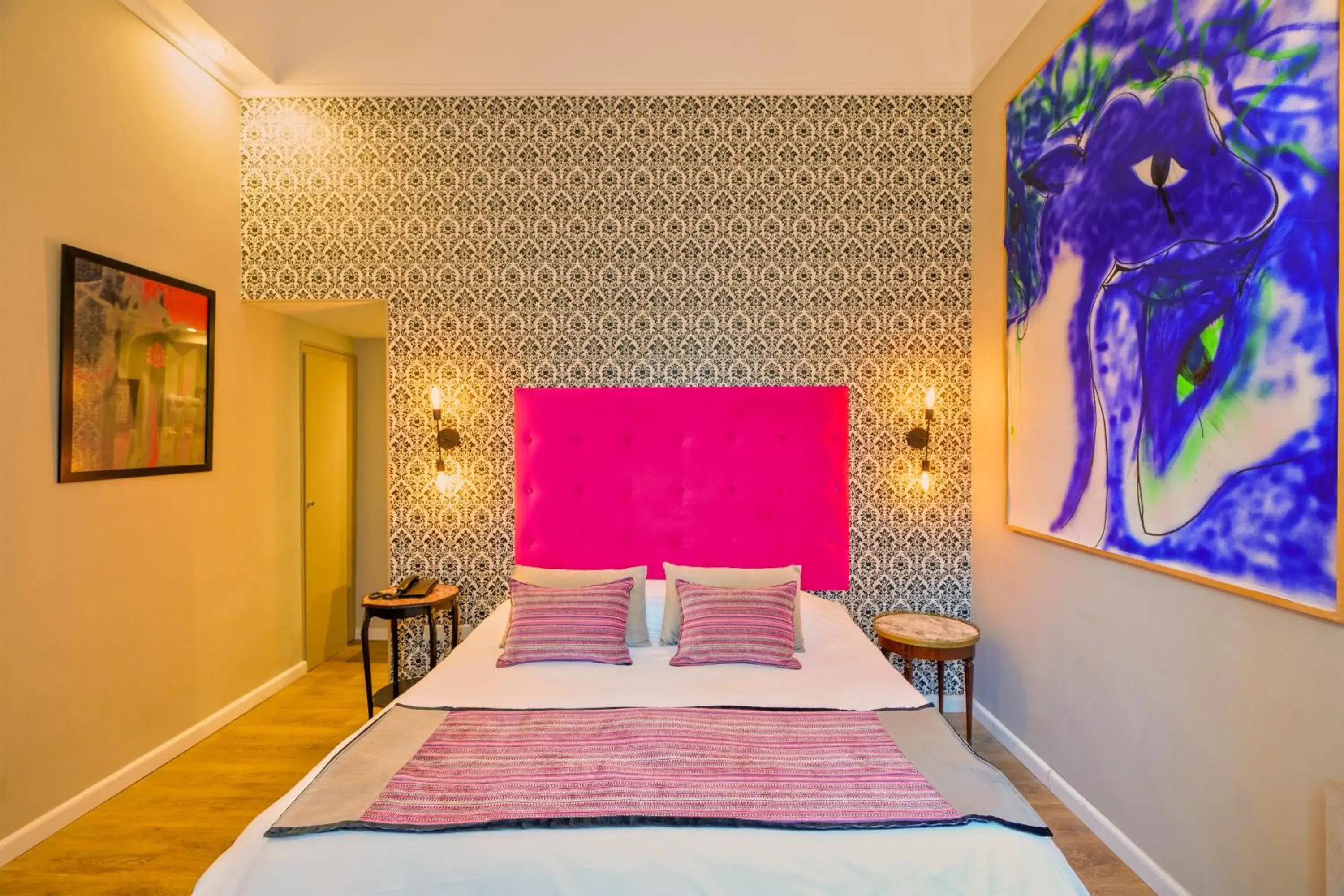 Decorative detail, Bed in Rendez Vous Hotel Buenos Aires Decorative detail, Bed in Rendez Vous Hotel Buenos Aires