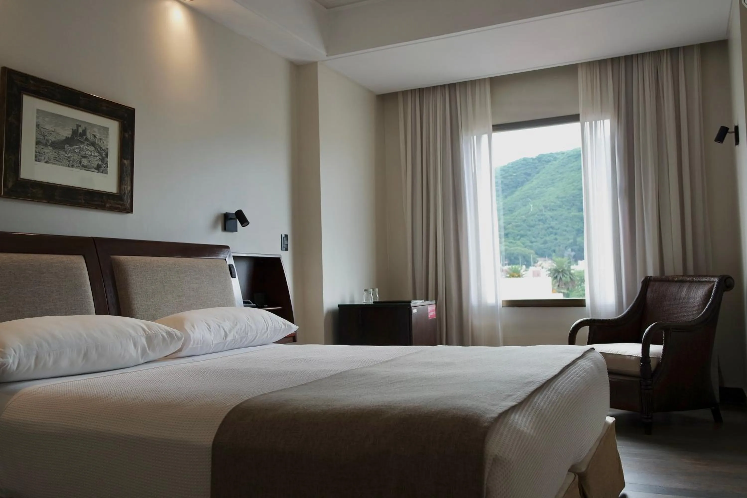 Mountain view, Bed in Hotel Almería