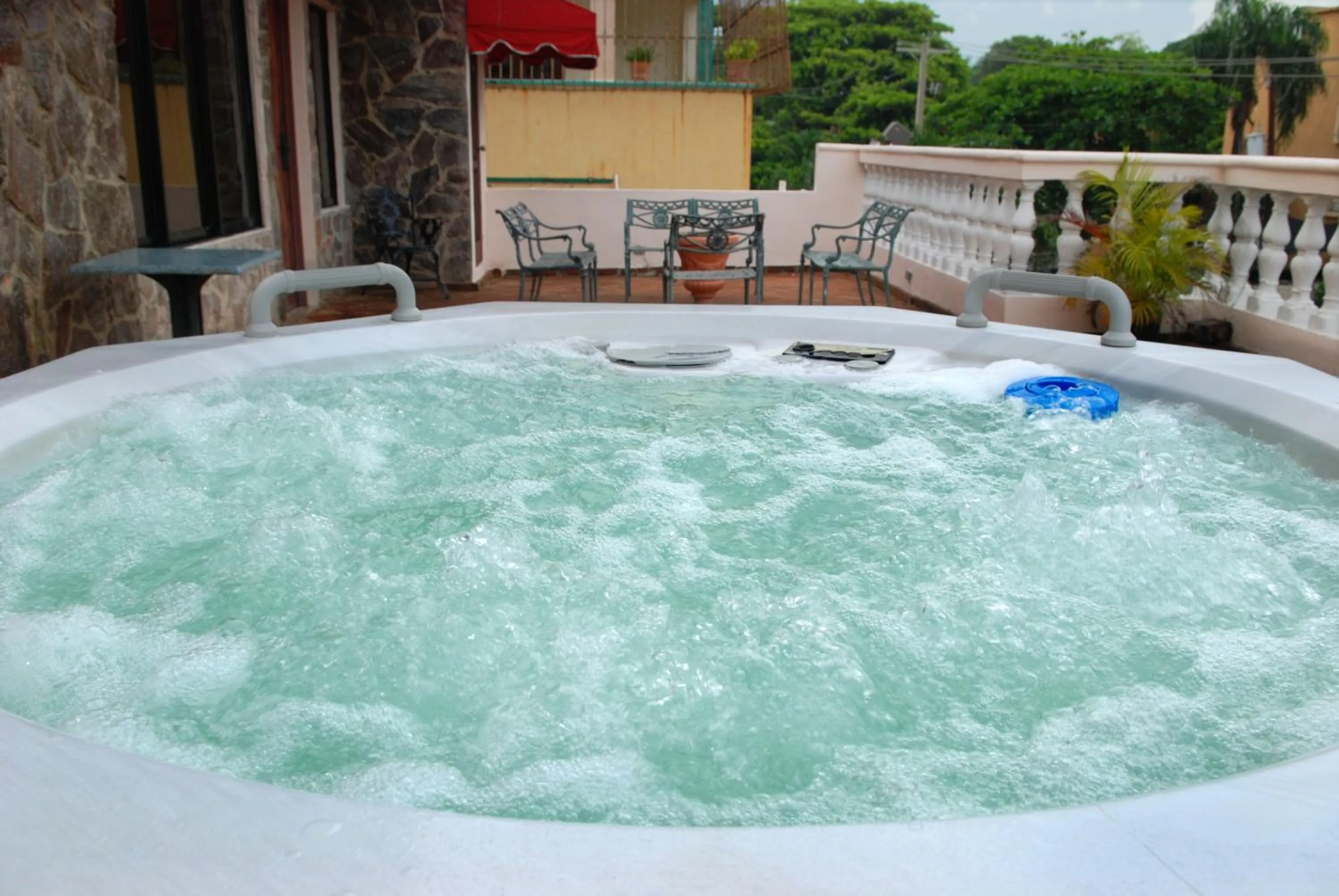 Hot Tub in Hotel Maison Gautreaux