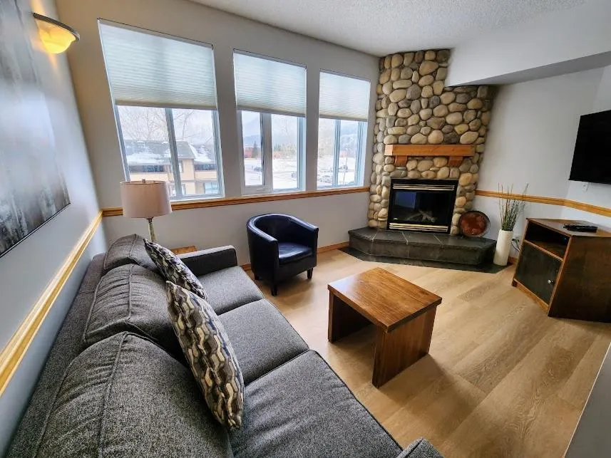 Living room in Sunset Resorts Canmore and Spa
