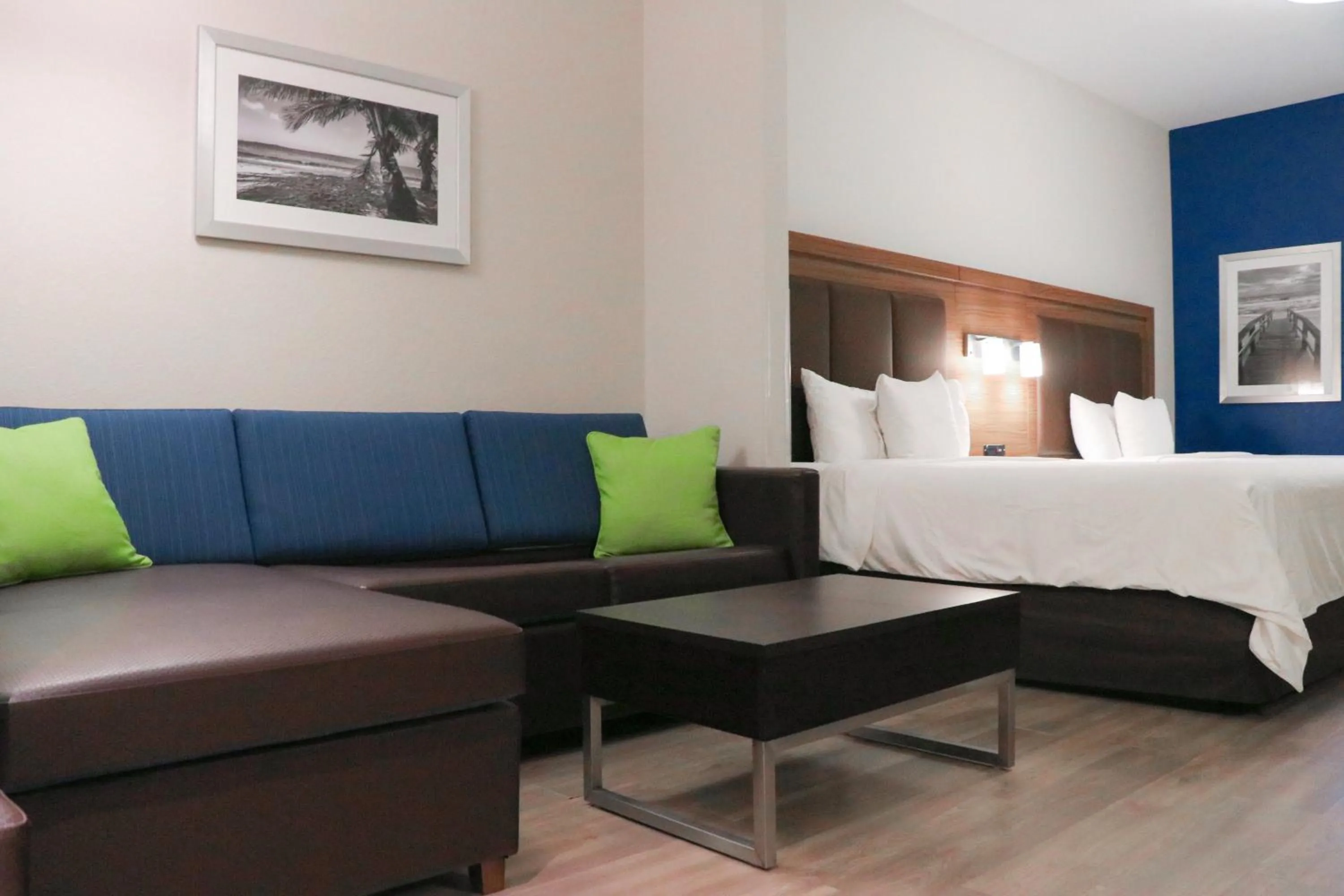 Photo of the whole room, Bed in Days Inn & Suites by Wyndham Fort Myers Near JetBlue Park