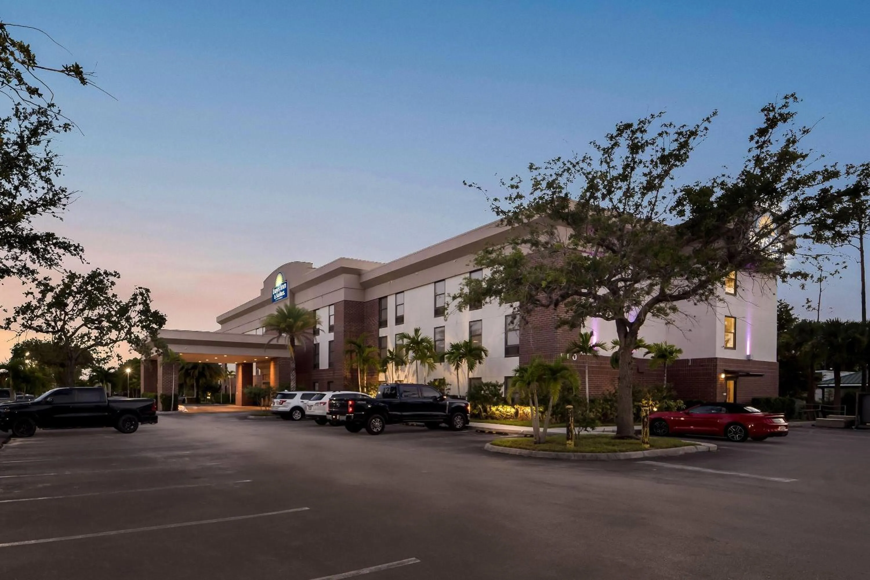 Property building in Days Inn & Suites by Wyndham Fort Myers Near JetBlue Park