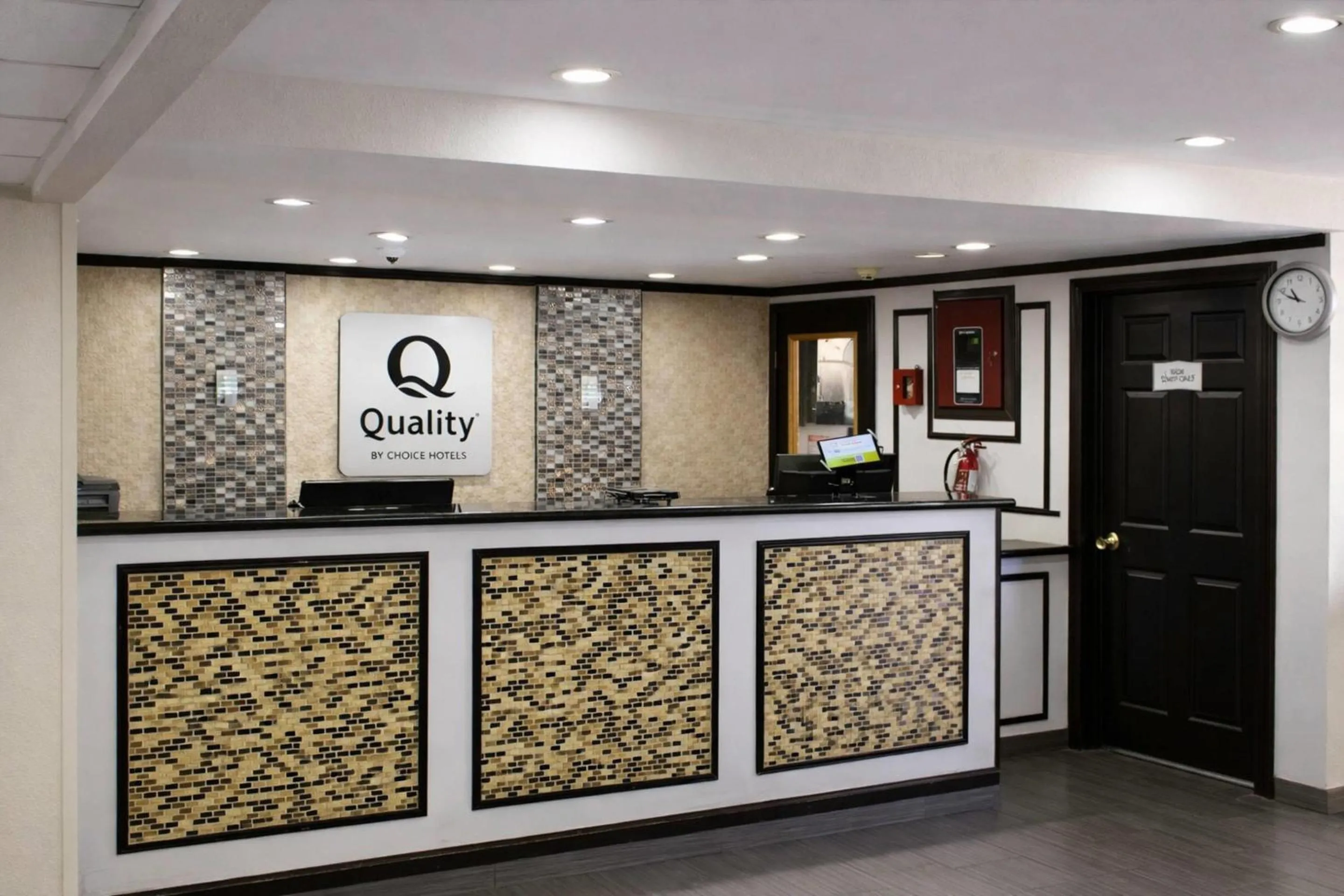 Lobby or reception in Quality Inn DFW Airport North - Irving