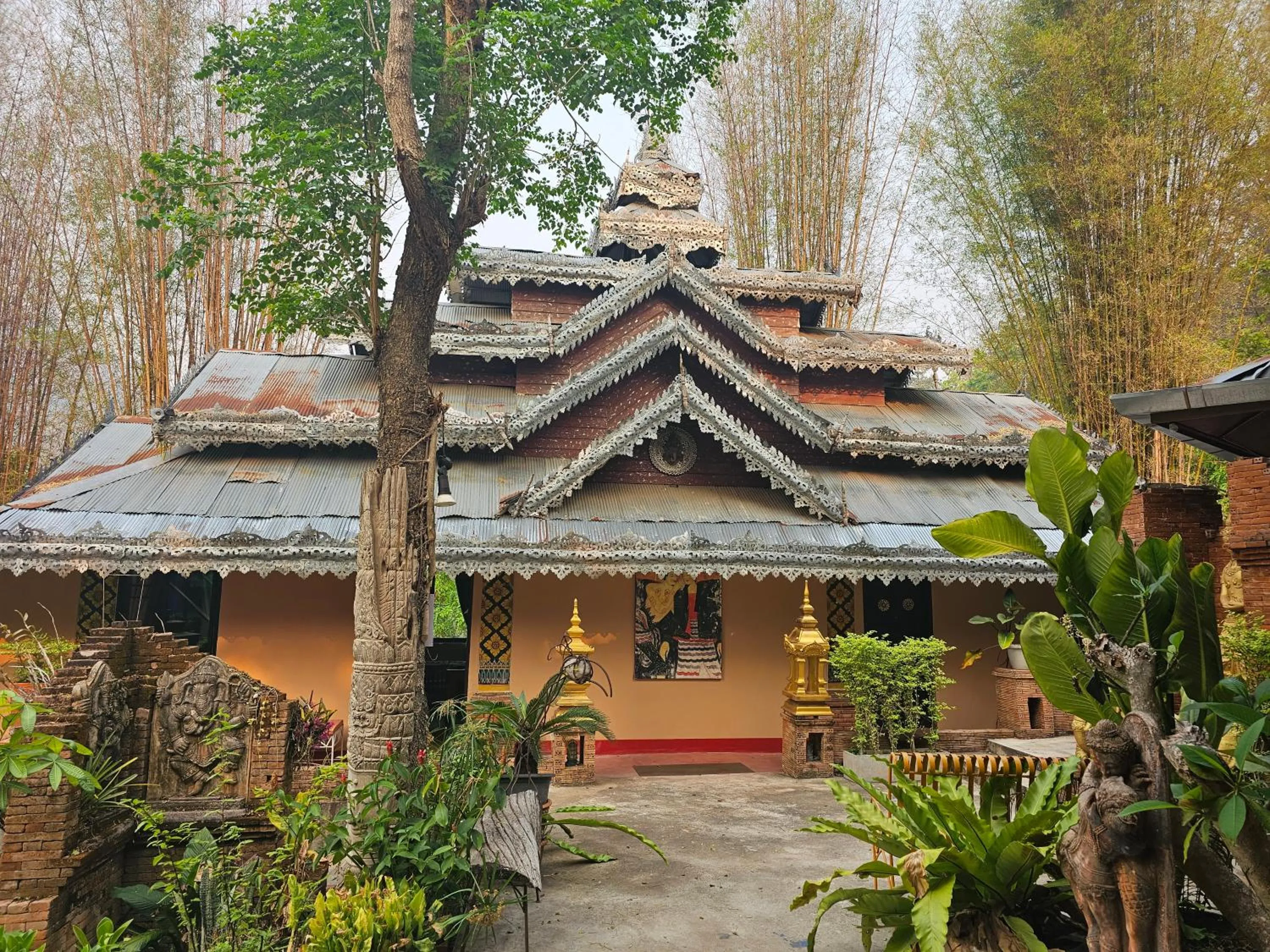 Property building in Phu Jaya Floresta Resort by ALPHATEL PARTNER