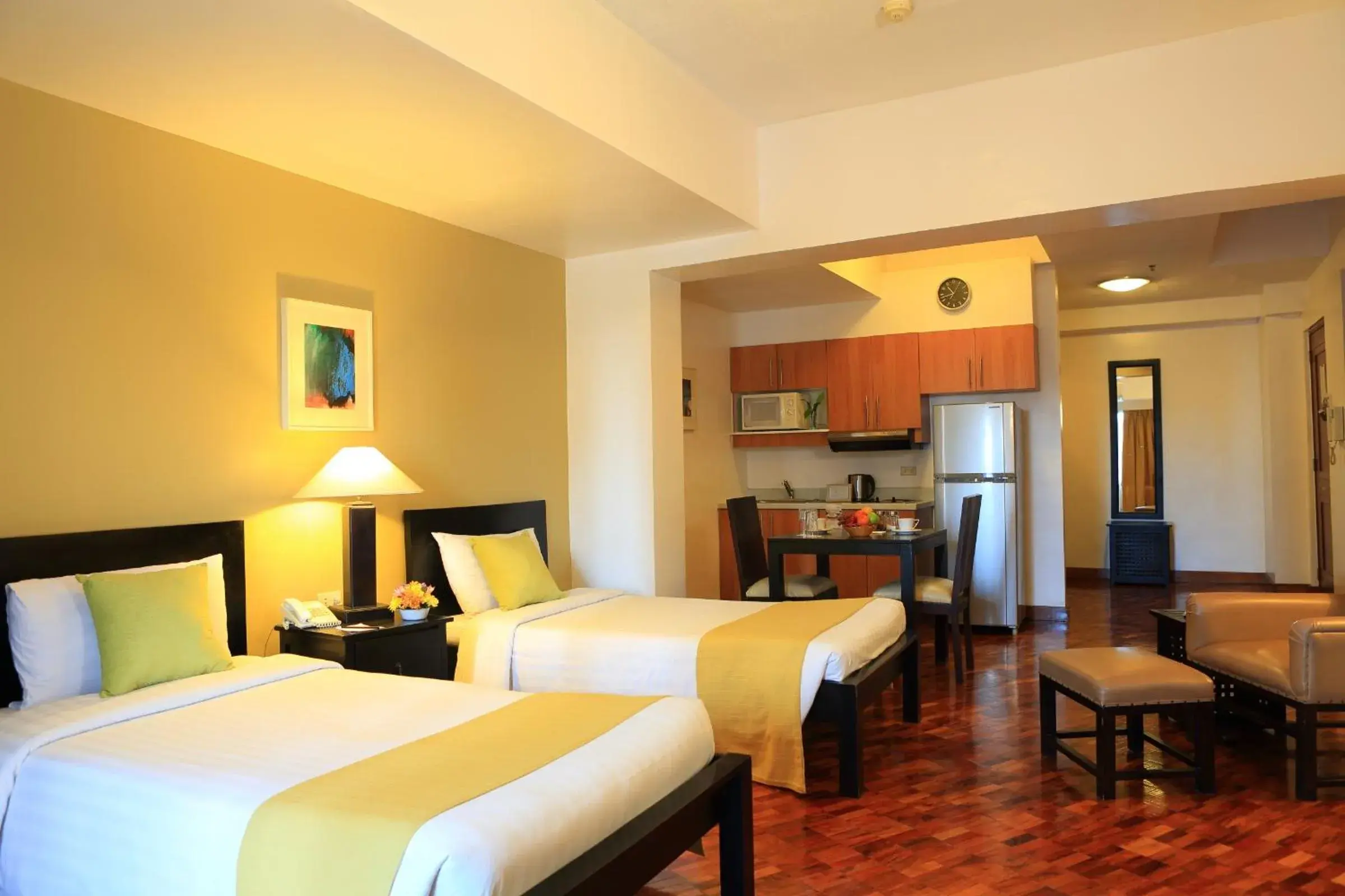 Studio Twin in The Malayan Plaza Hotel Studio Twin in The Malayan Plaza Hotel