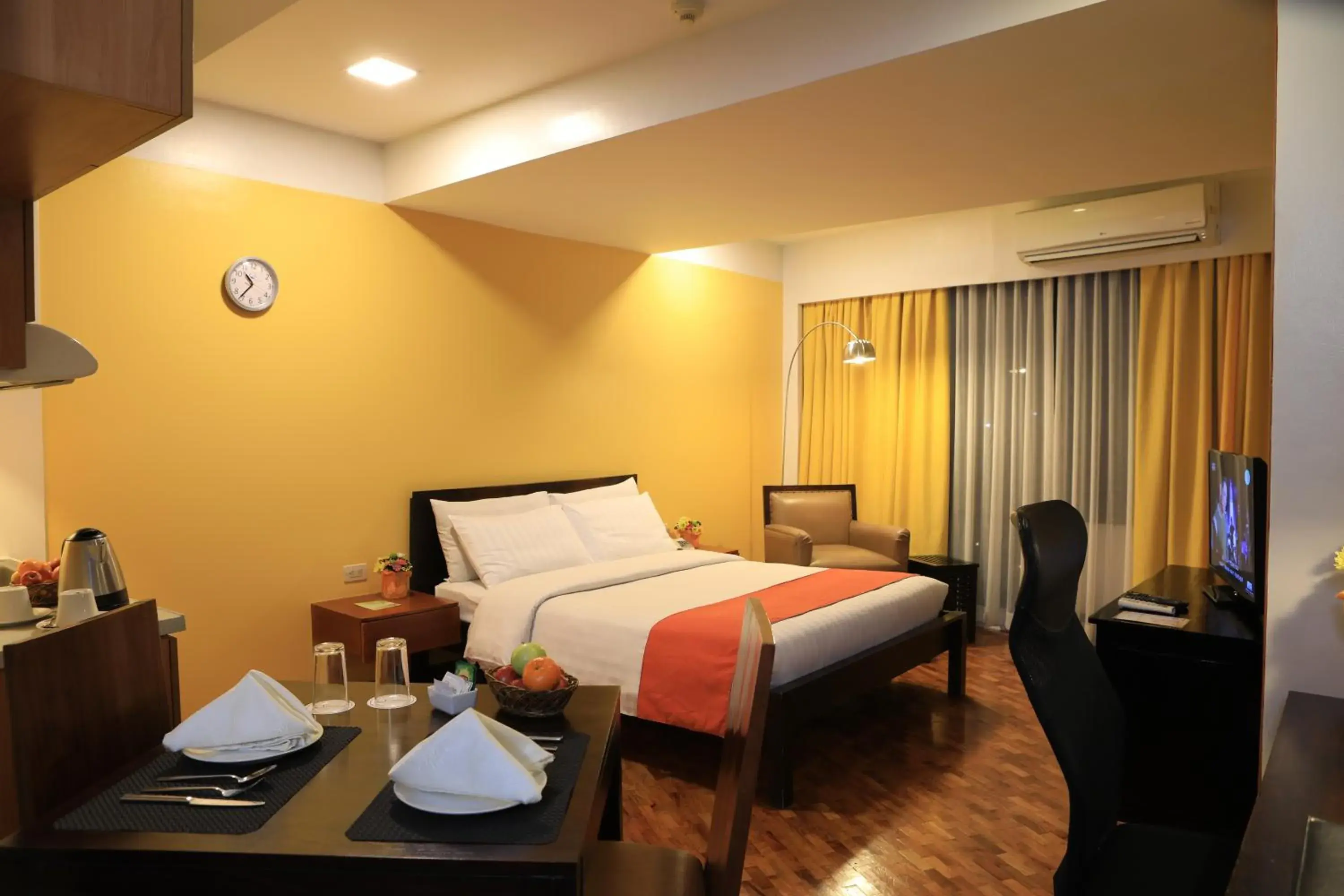 Studio Superior in The Malayan Plaza Hotel Studio Superior in The Malayan Plaza Hotel