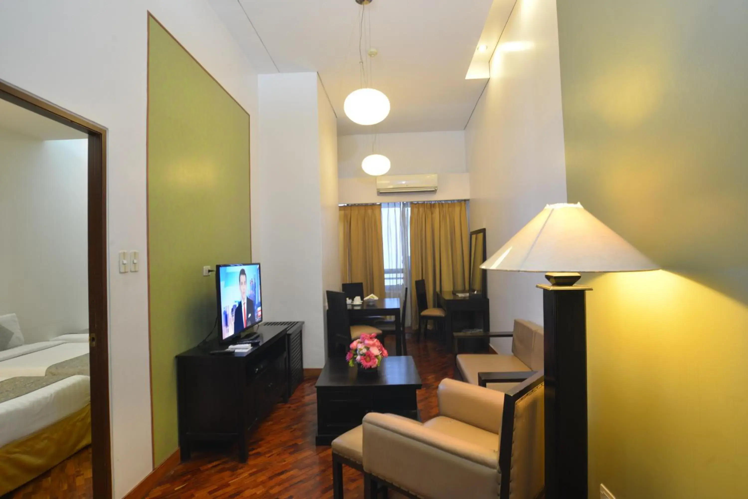 Photo of the whole room, Bed in The Malayan Plaza Hotel Photo of the whole room, Bed in The Malayan Plaza Hotel