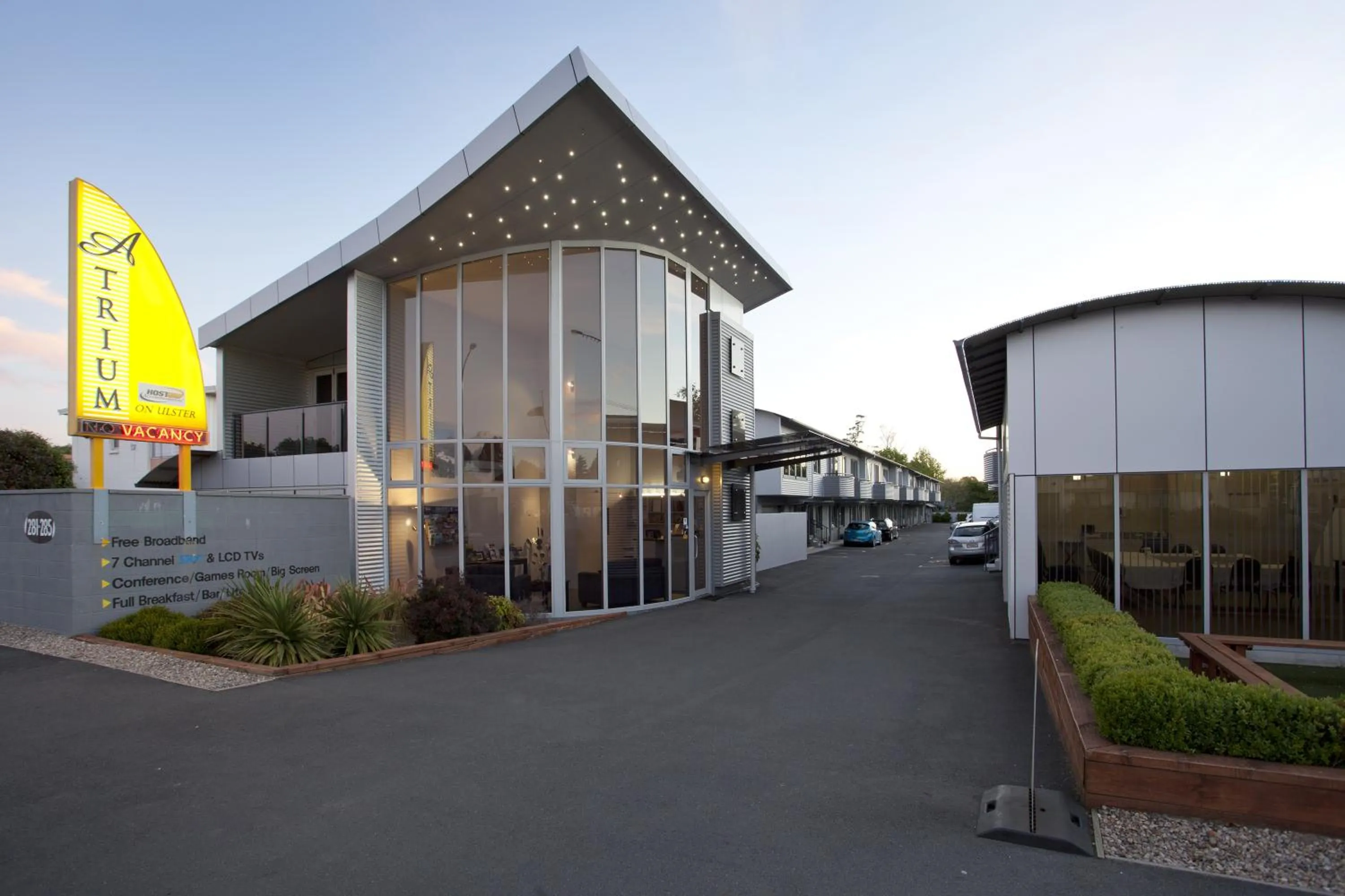 Facade/entrance in Atrium On Ulster