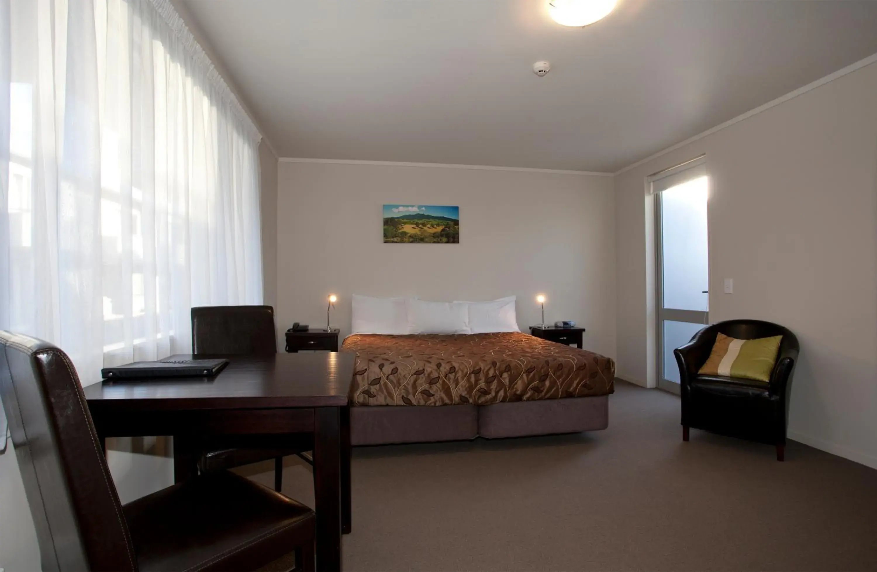 Bed in Atrium On Ulster Bed in Atrium On Ulster