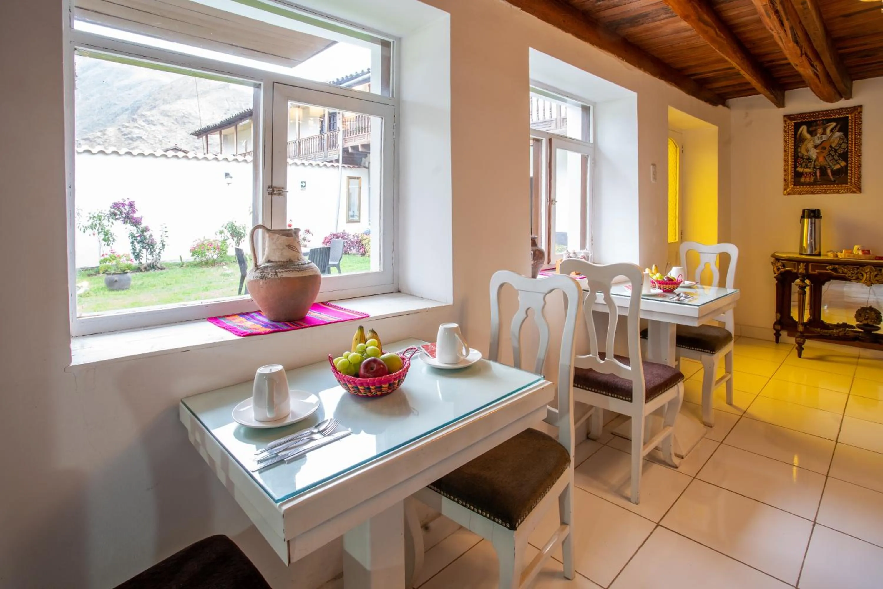 Restaurant/places to eat in RHOUSE Calca