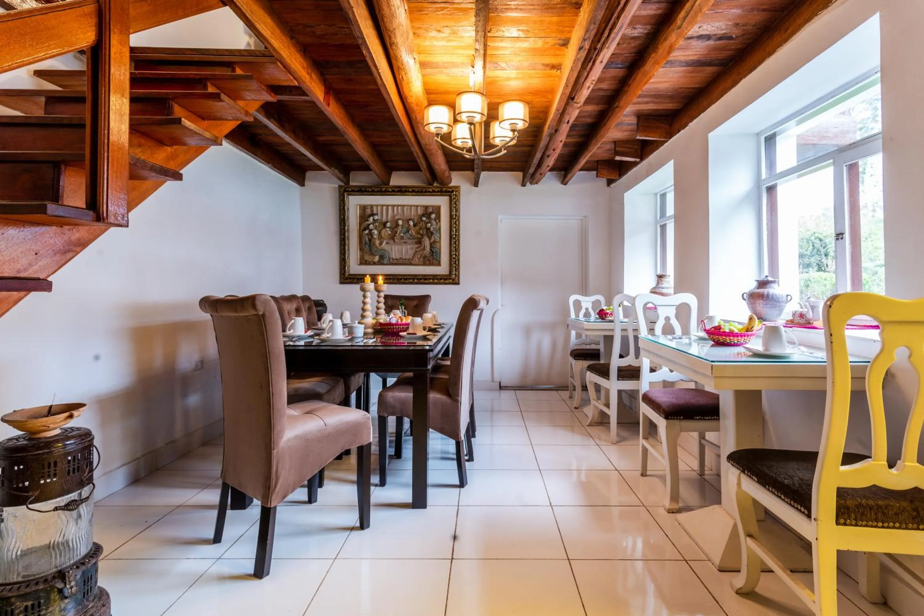 Dining area in RHOUSE Calca