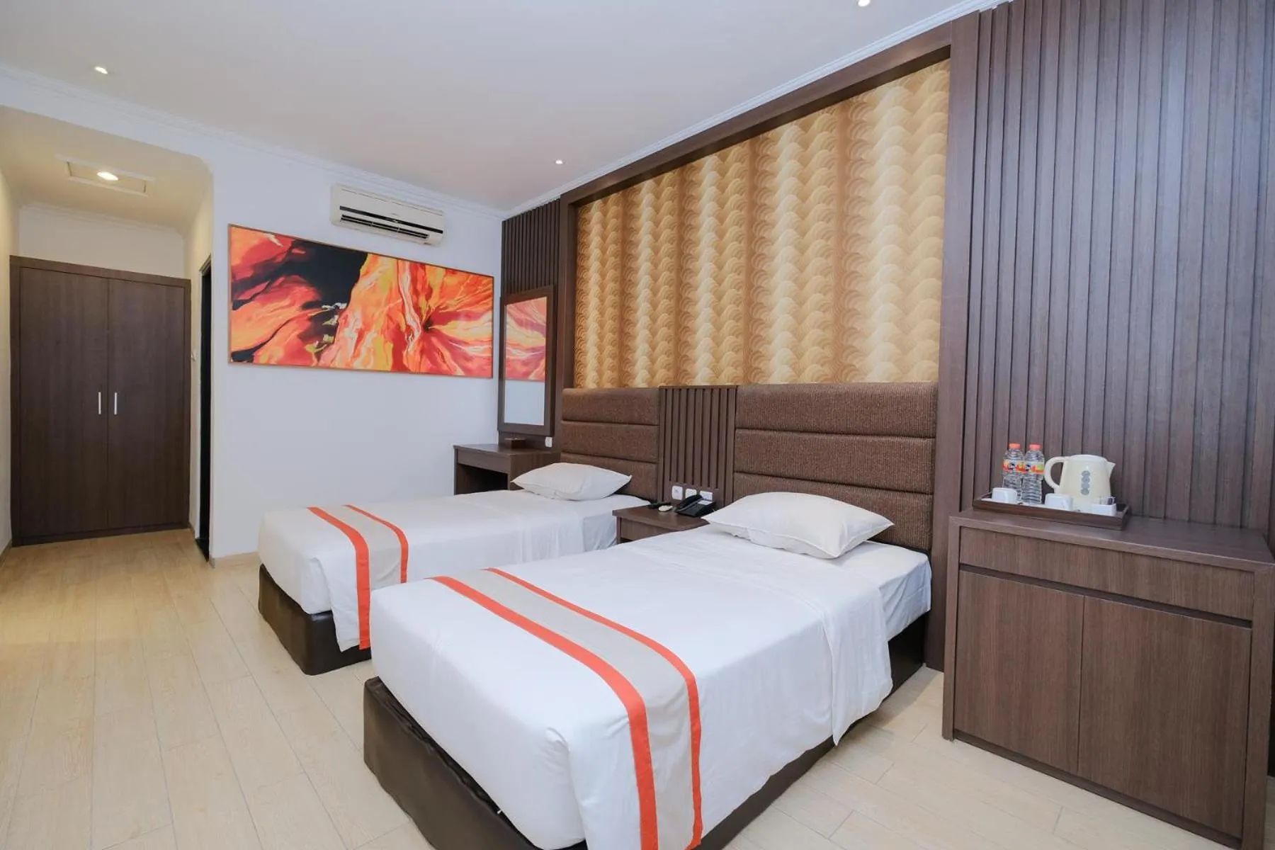 Bedroom, Bed in The Grand Palace Hotel Yogyakarta