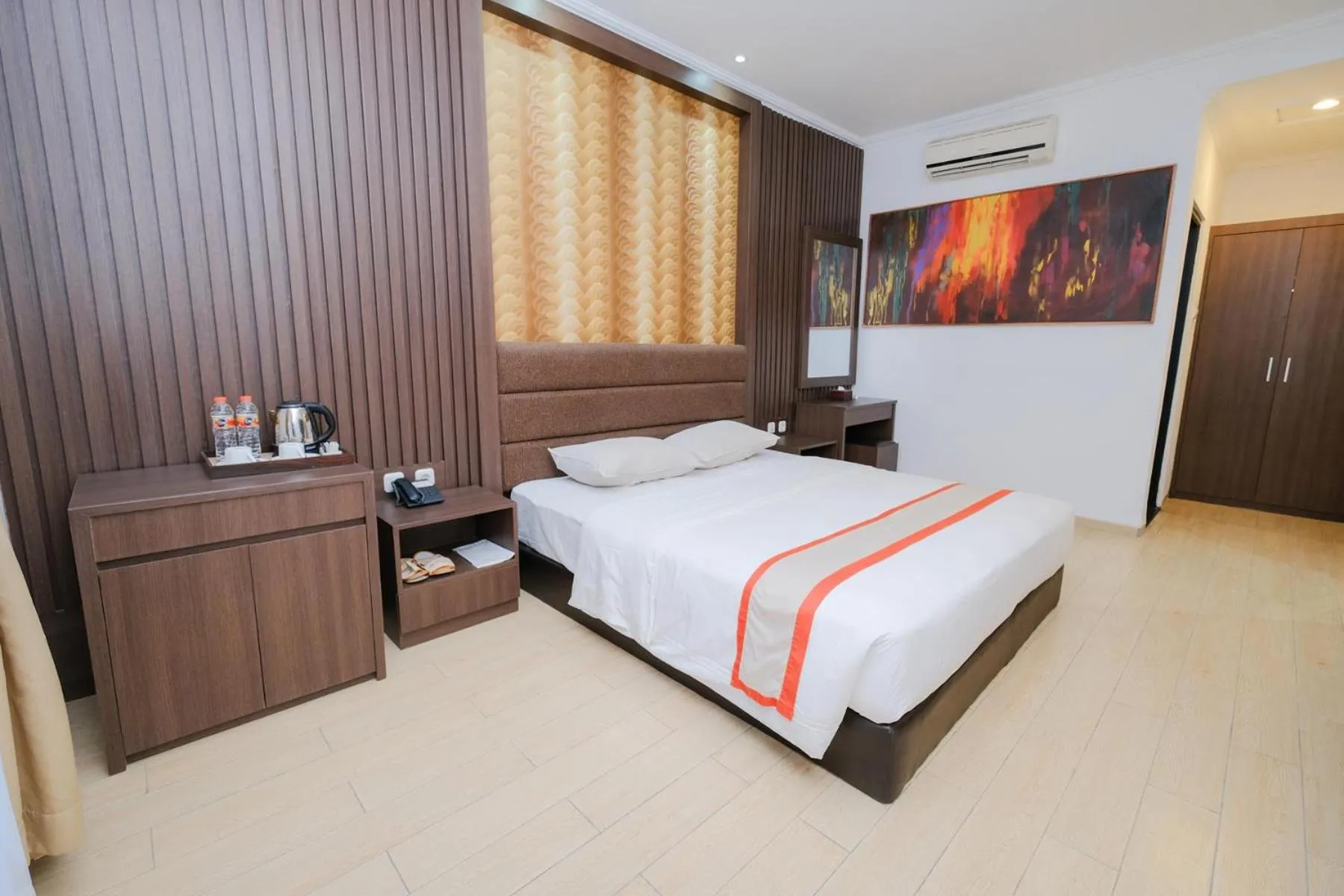 Bedroom, Bed in The Grand Palace Hotel Yogyakarta