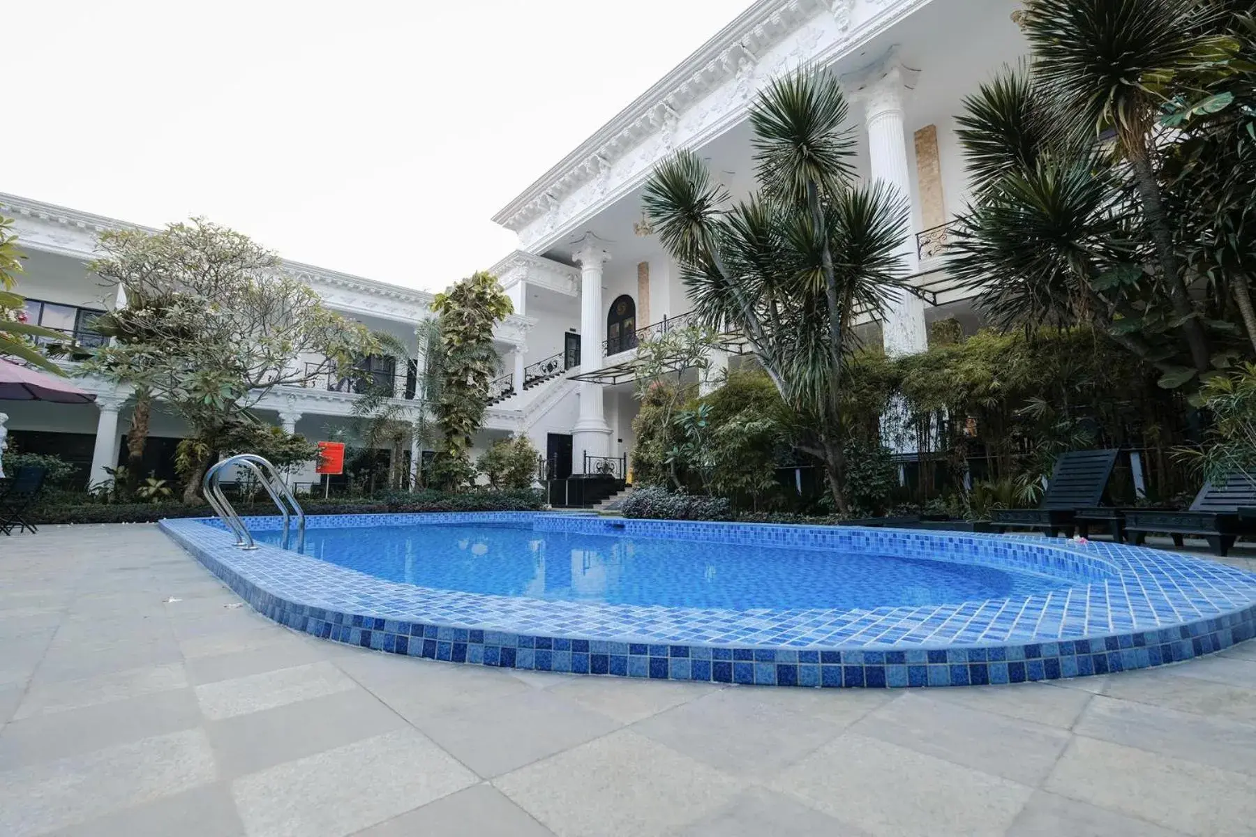 Pool view, Swimming Pool in The Grand Palace Hotel Yogyakarta