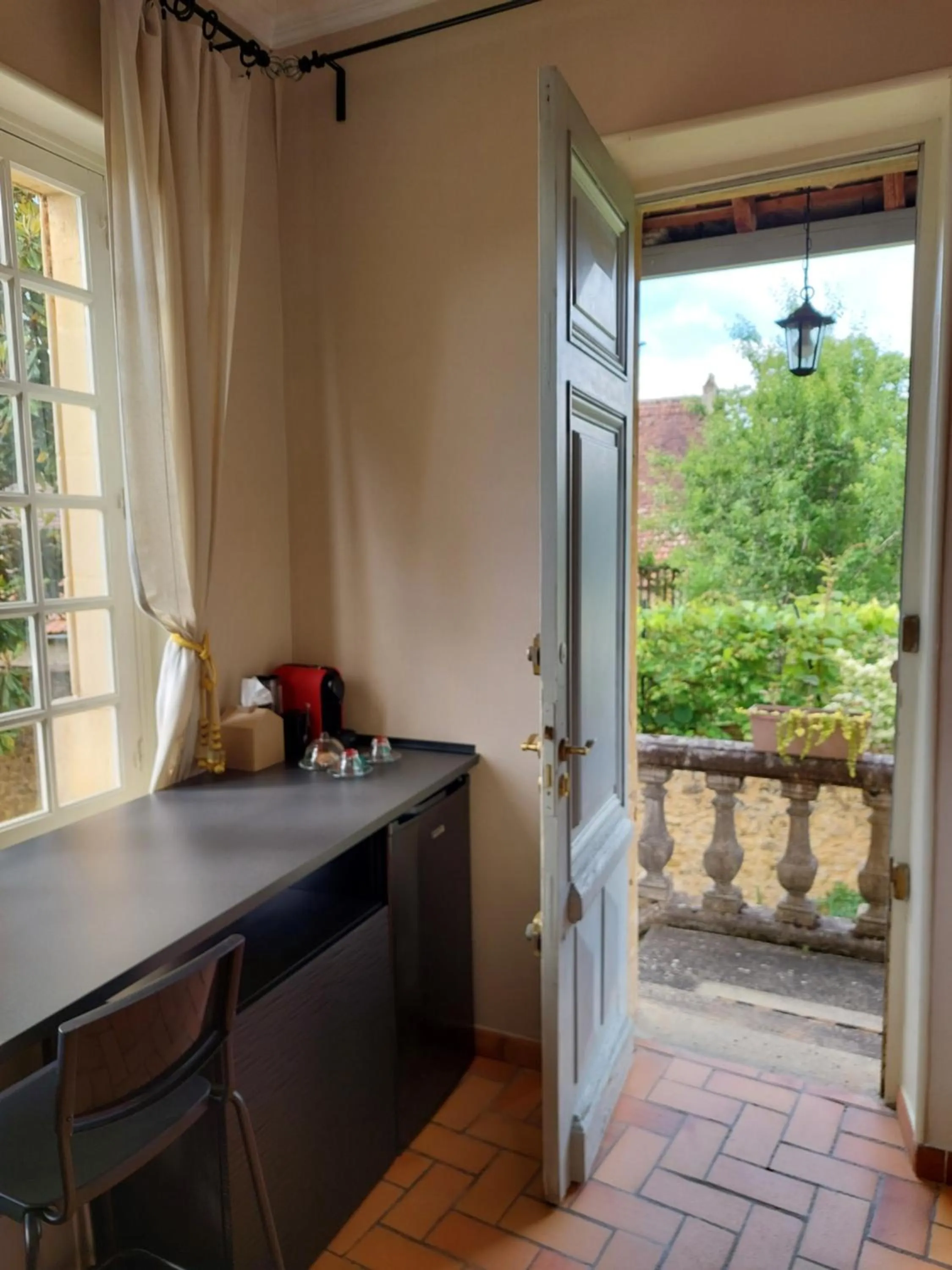 Dining area in Rue du Château