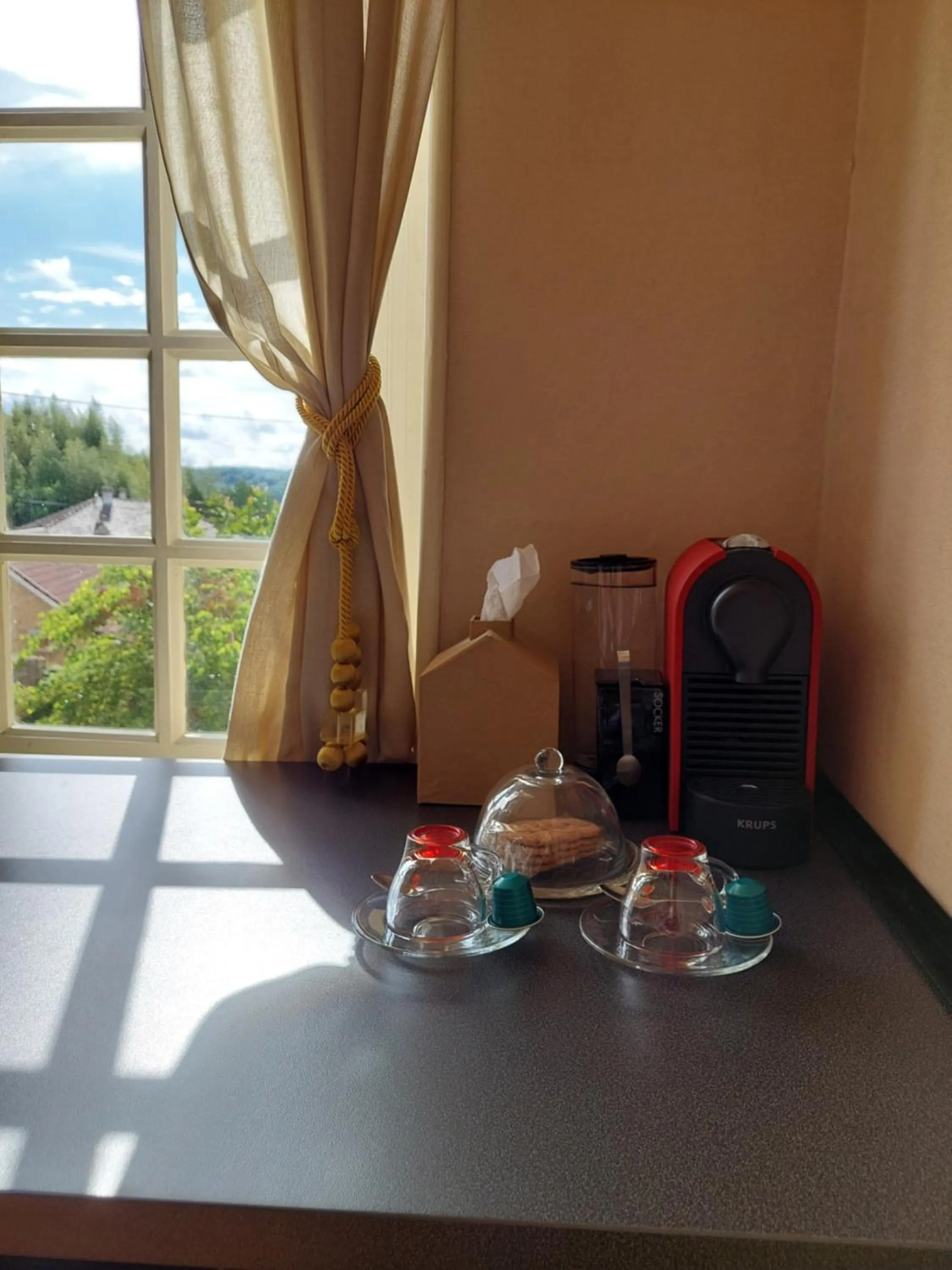 Coffee/tea facilities in Rue du Château