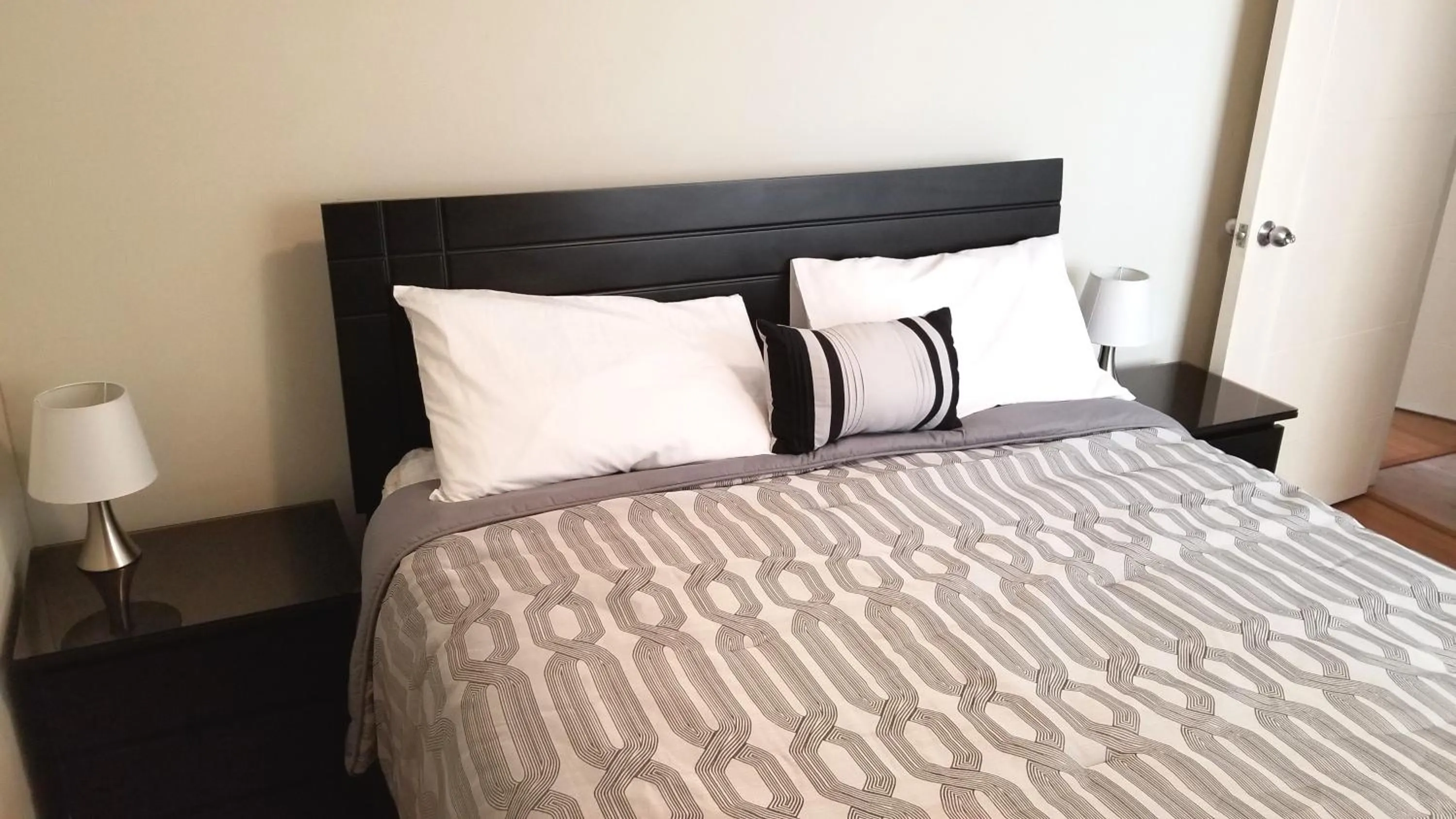 Bed in Miraflores Modern Baja Balta