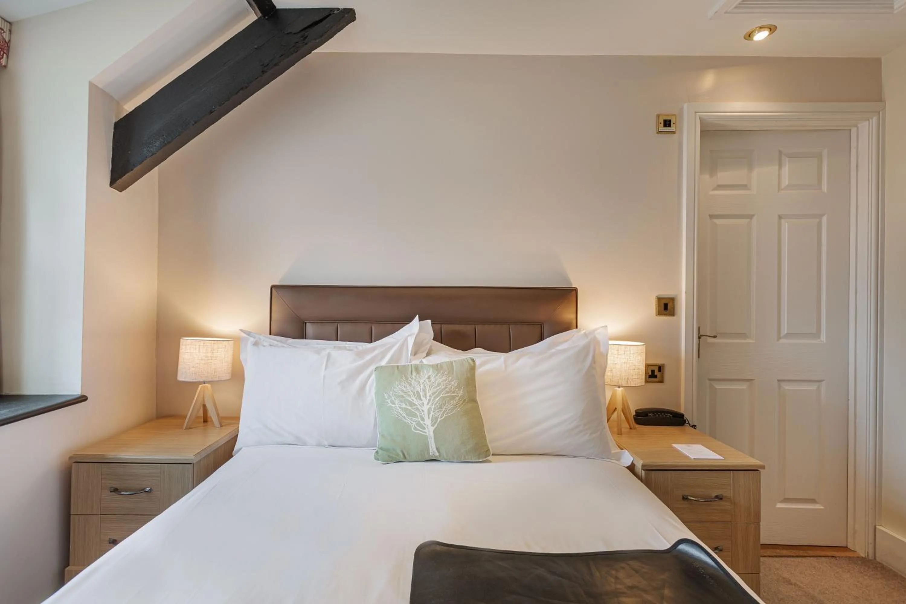 Bed in The Jamaica Inn, Bodmin, Cornwall - The Coaching Inn Group