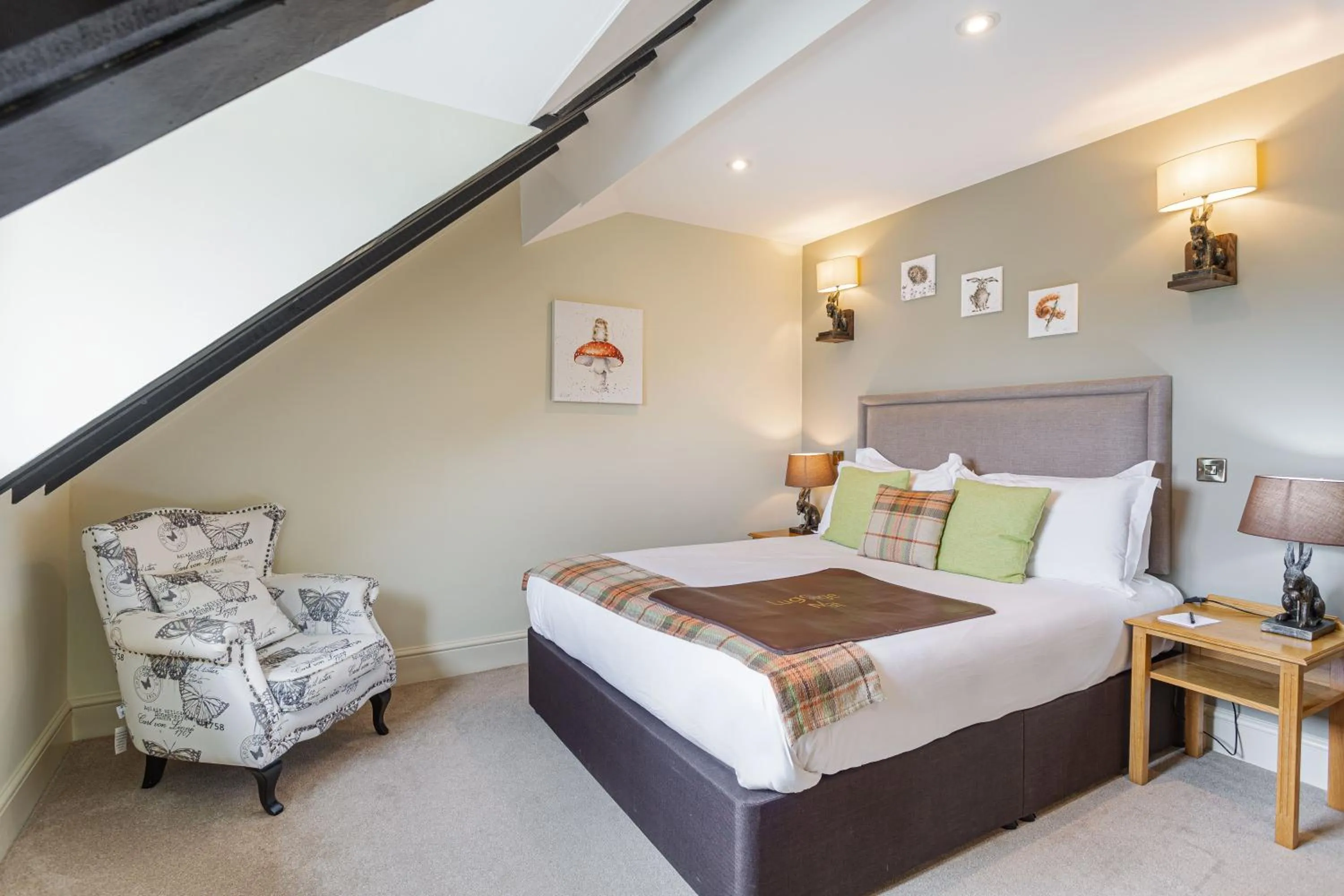 Bed in The Jamaica Inn, Bodmin, Cornwall - The Coaching Inn Group