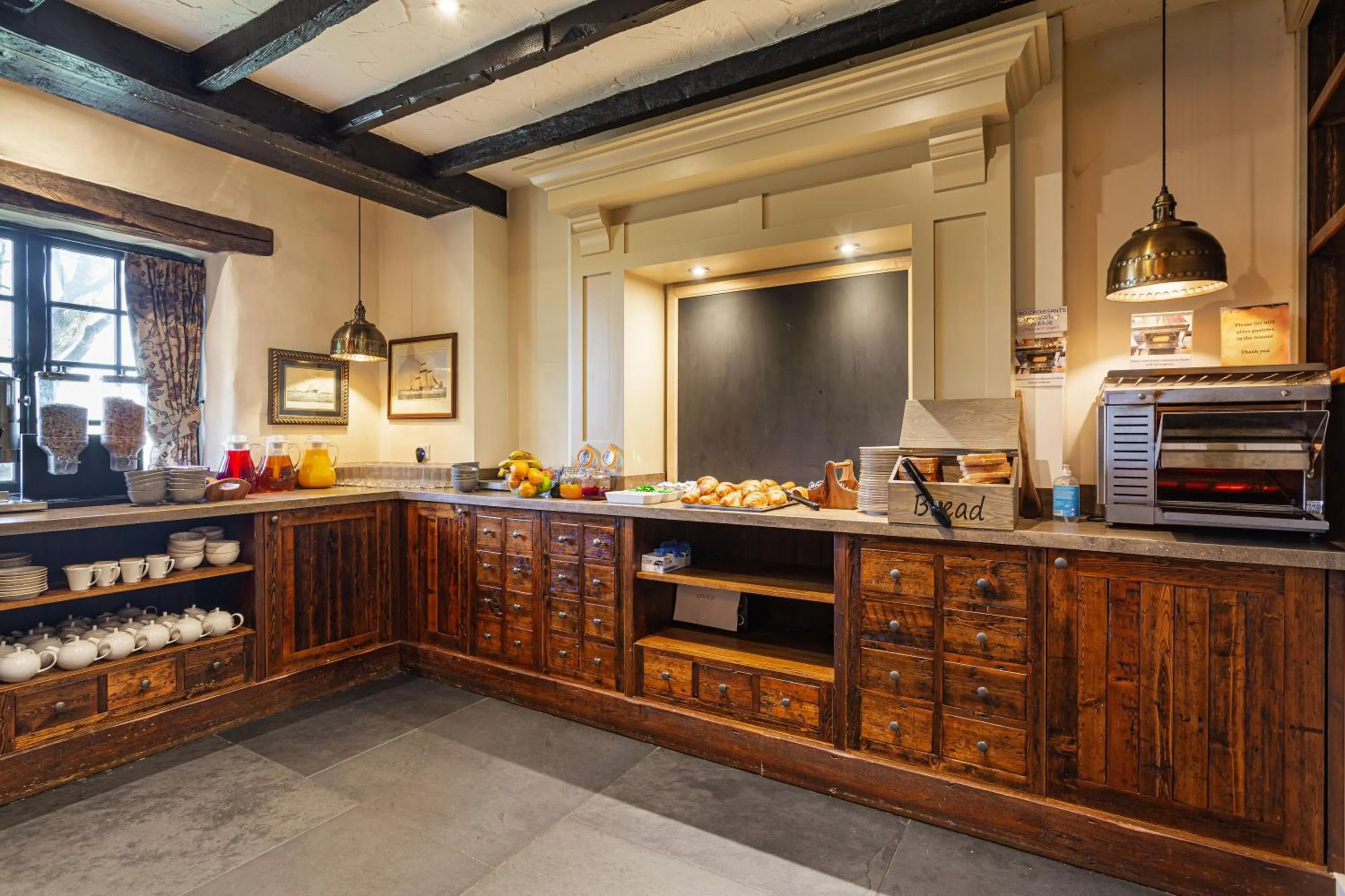 Restaurant/places to eat in The Jamaica Inn, Bodmin, Cornwall - The Coaching Inn Group