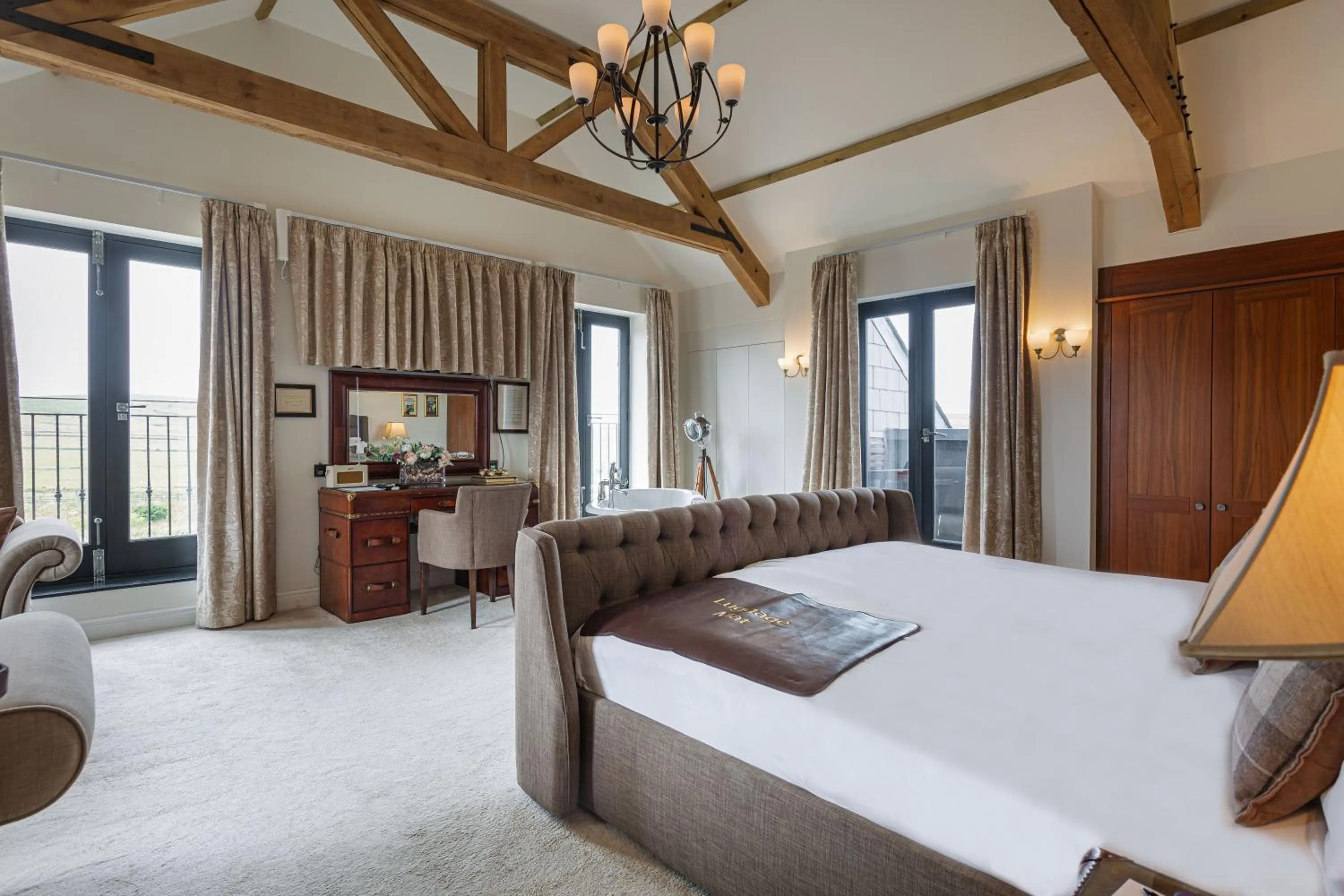 Bed in The Jamaica Inn, Bodmin, Cornwall - The Coaching Inn Group