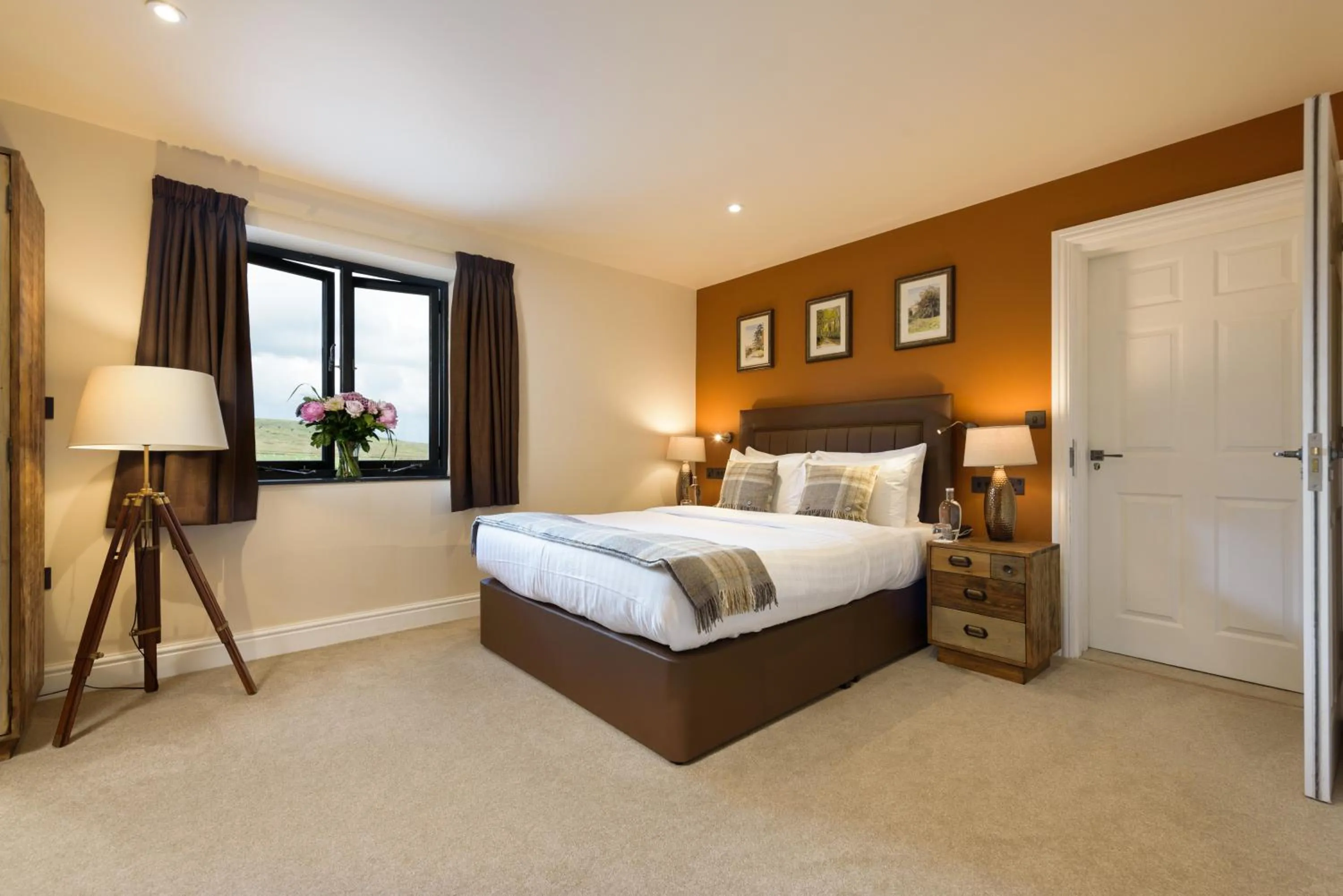 Bed in The Jamaica Inn, Bodmin, Cornwall - The Coaching Inn Group