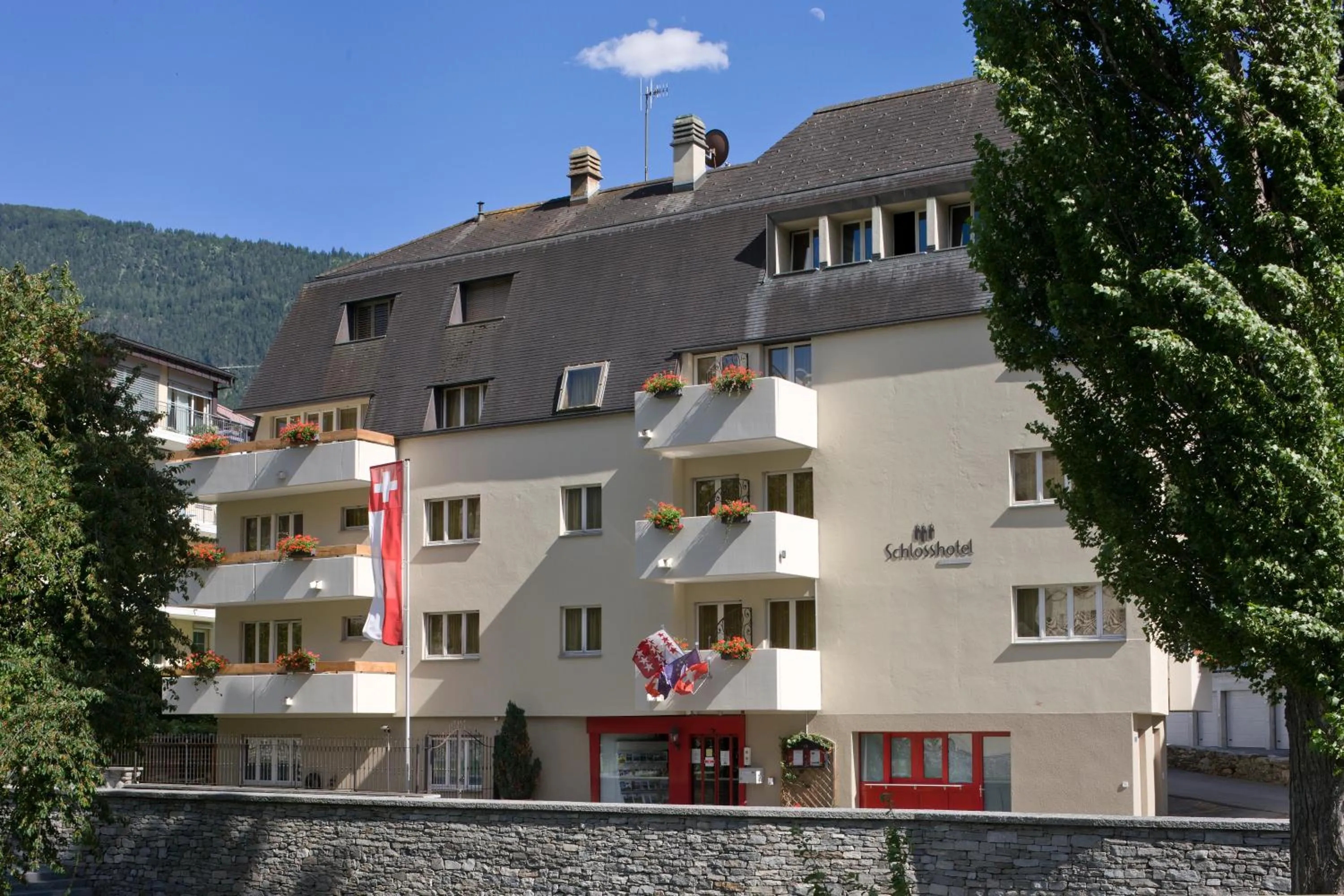 Facade/entrance in Schlosshotel - Self Check-In Hotel