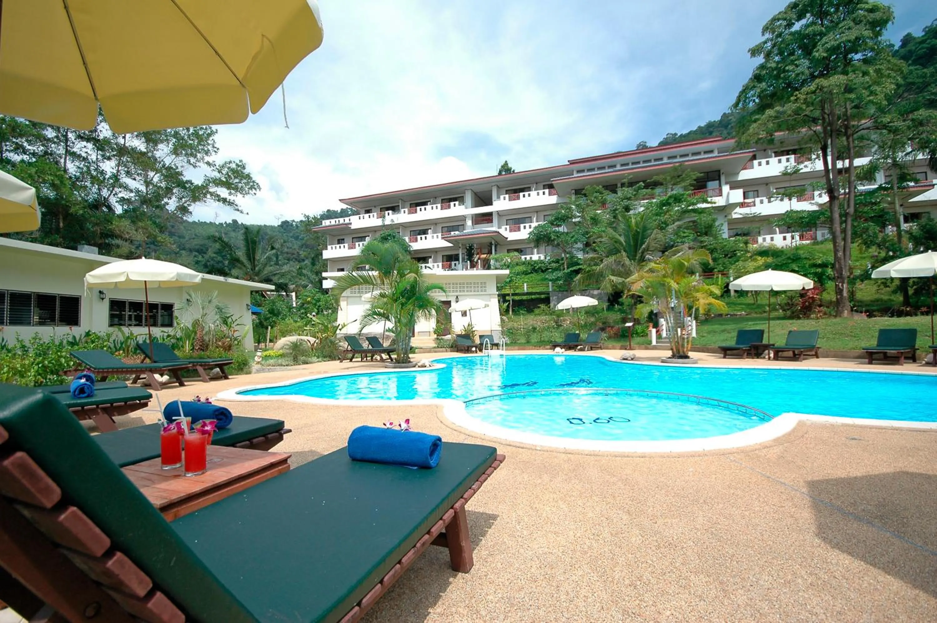 Swimming pool in Khaolak Sunset Resort - Adults Only - SHA Extra Plus