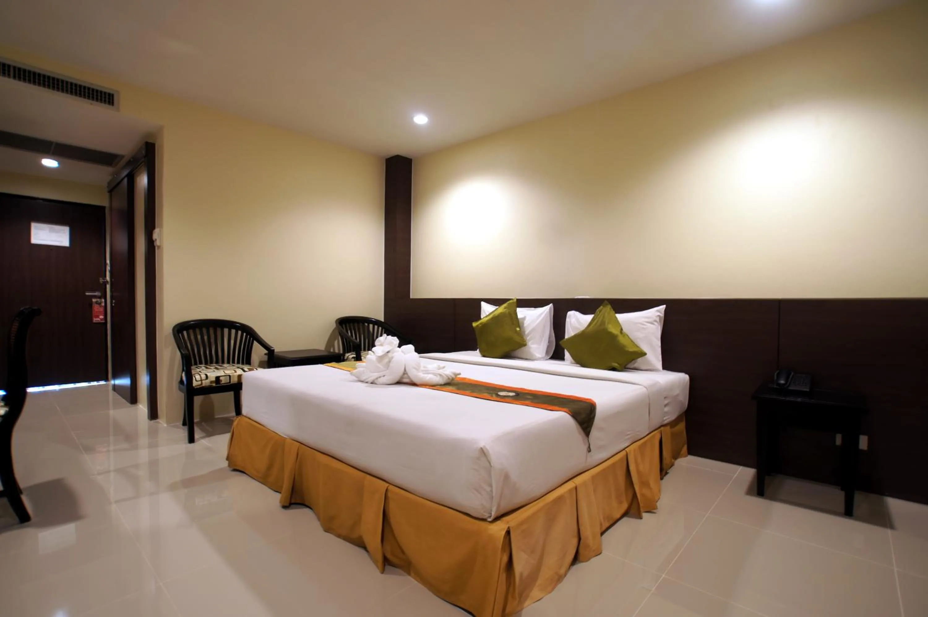 Bed in Khaolak Sunset Resort - Adults Only - SHA Extra Plus