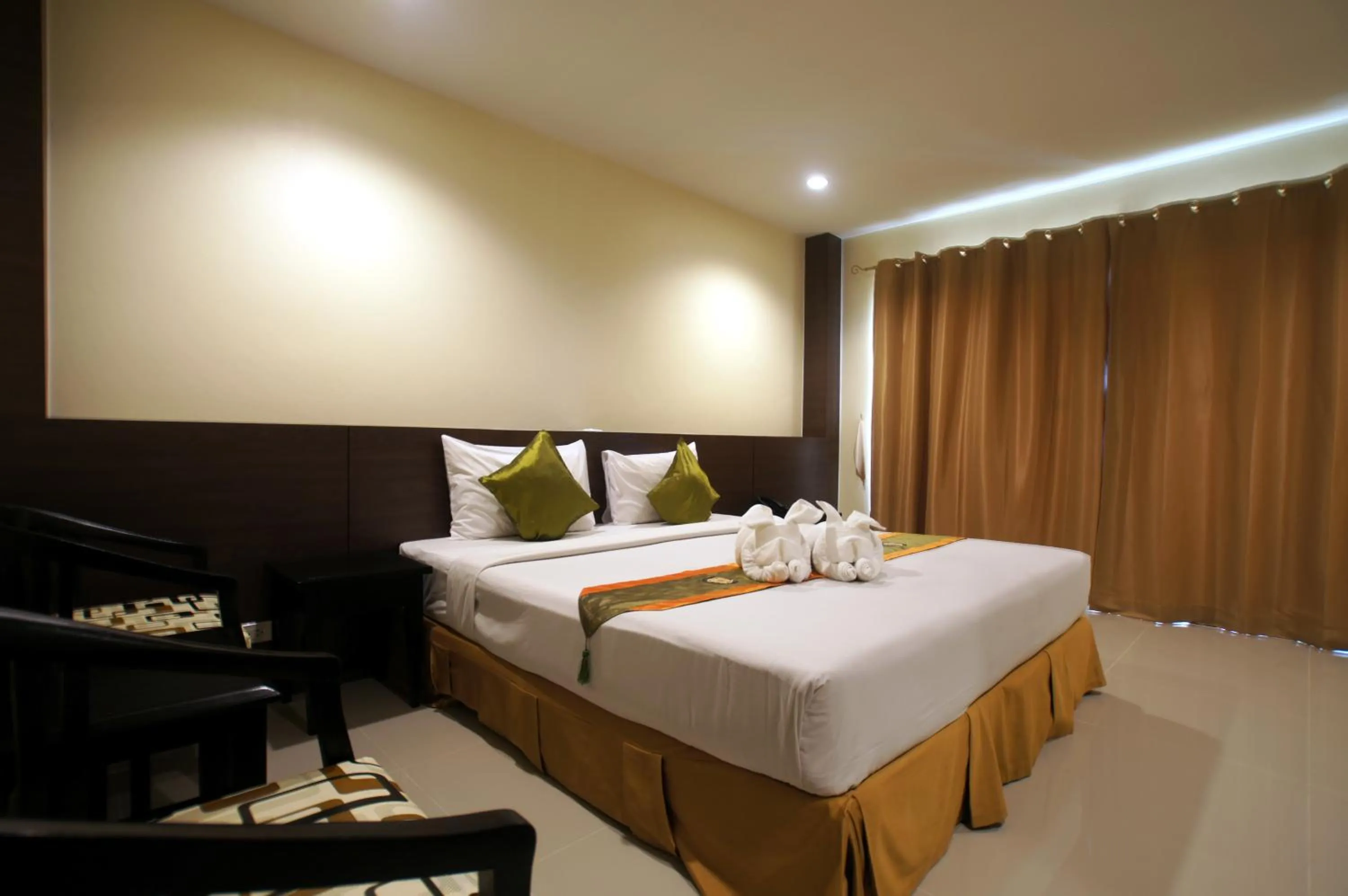 Bed in Khaolak Sunset Resort - Adults Only - SHA Extra Plus
