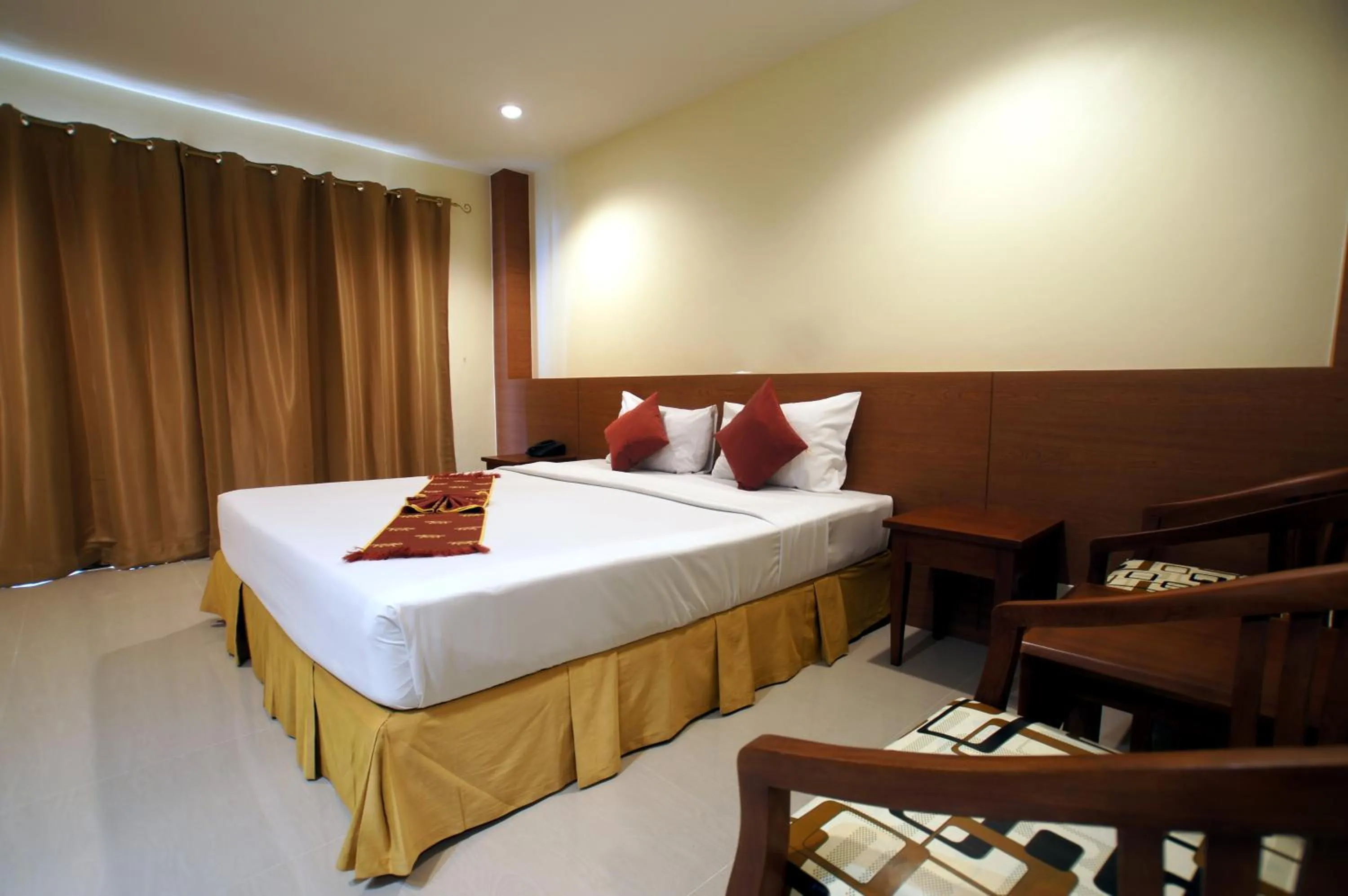Bed in Khaolak Sunset Resort - Adults Only - SHA Extra Plus
