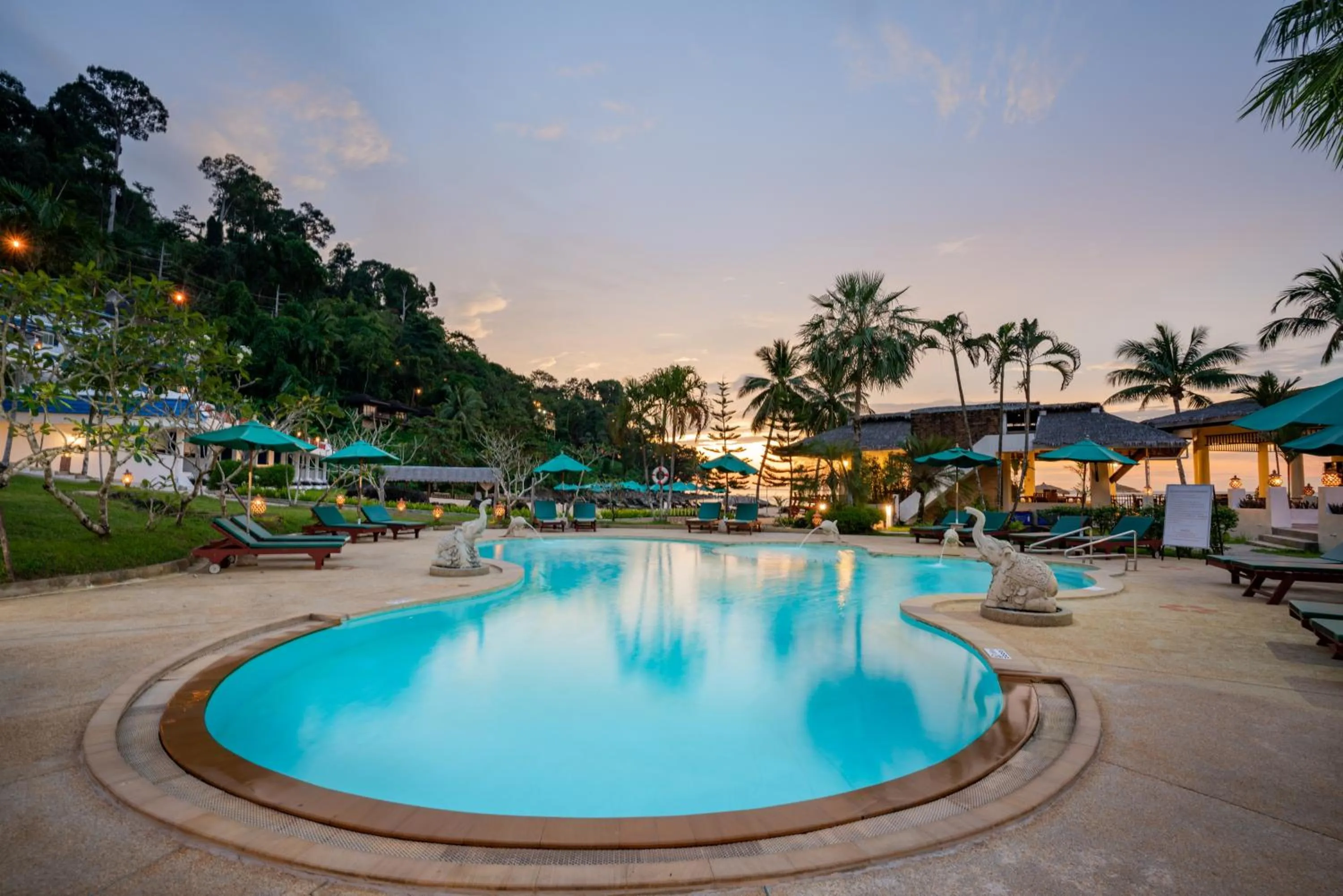 Swimming pool in Khaolak Sunset Resort - Adults Only - SHA Extra Plus