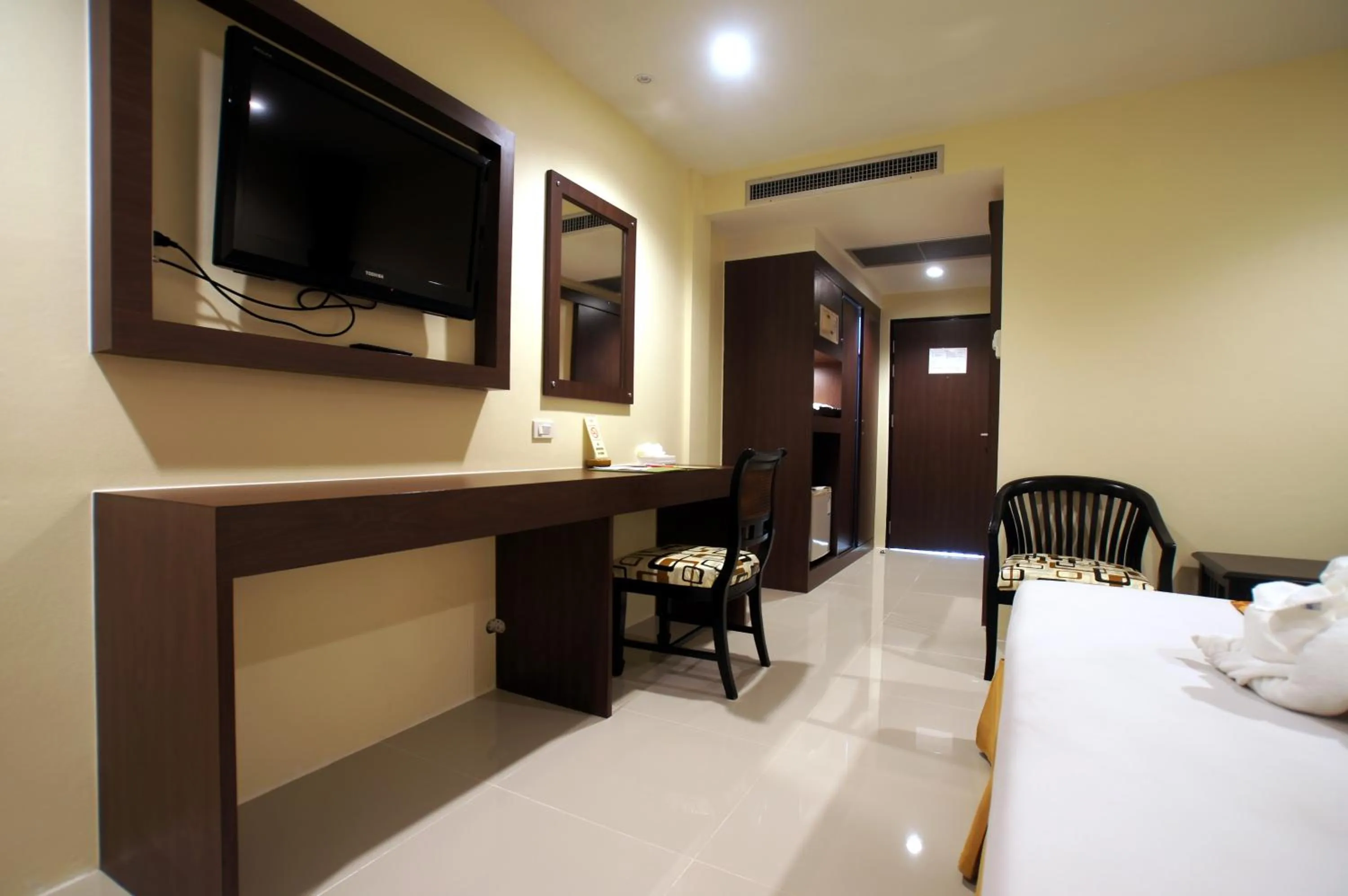 TV and multimedia, Bed in Khaolak Sunset Resort - Adults Only - SHA Extra Plus