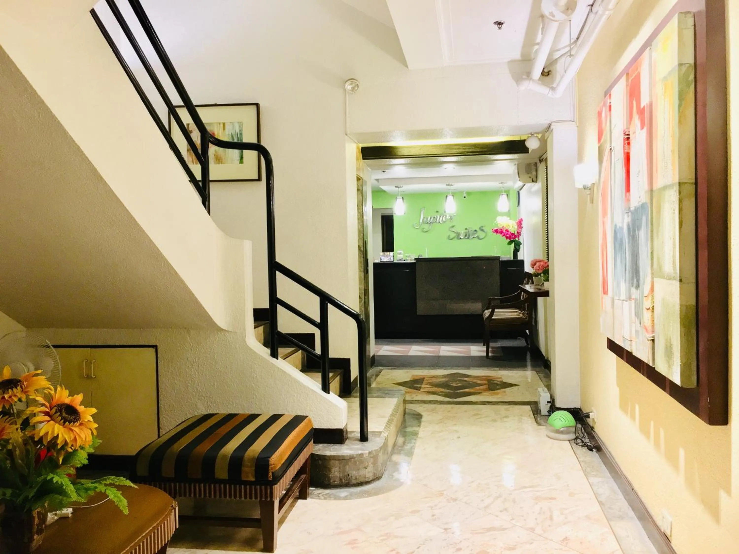 Business facilities in Jupiter Suites