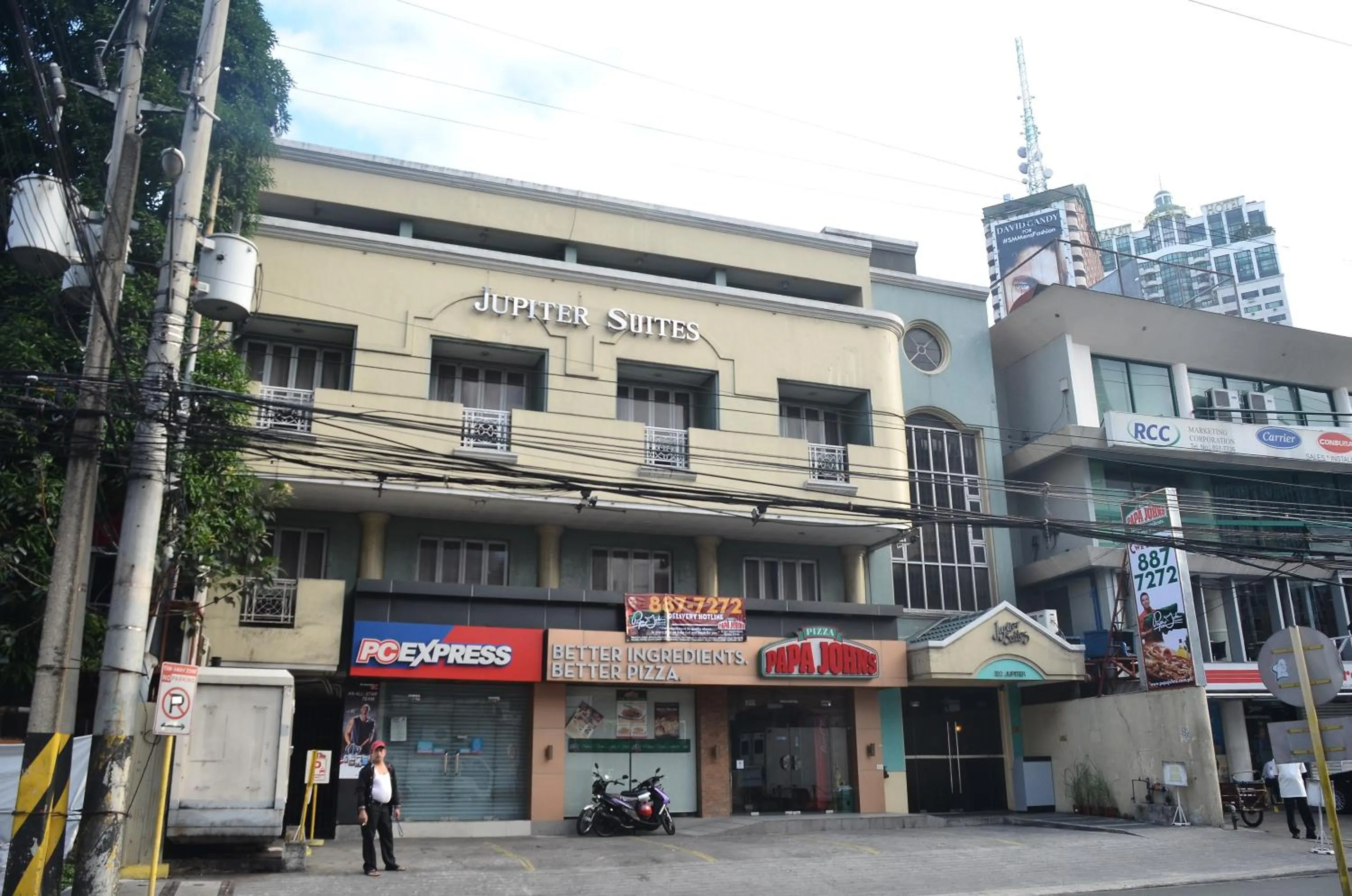 Facade/entrance in Jupiter Suites