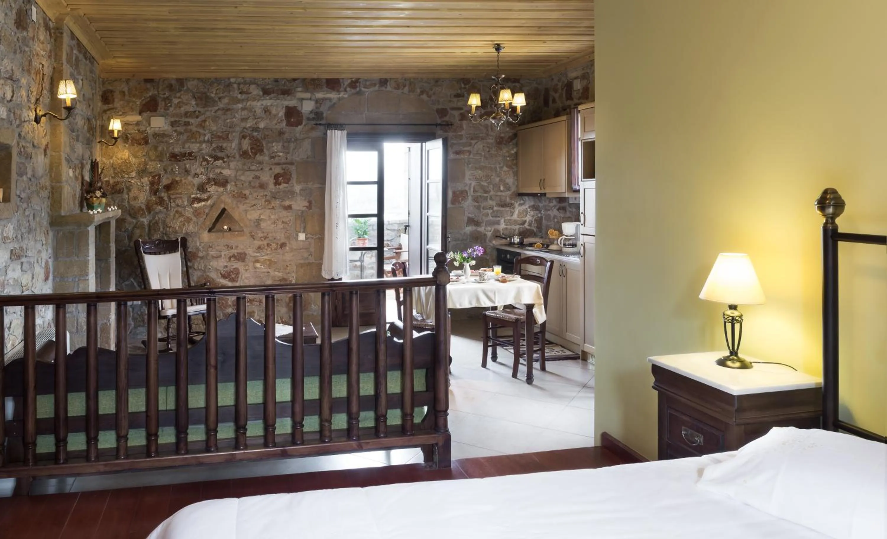 Kitchen or kitchenette, Bed in Klymeni Traditional Homes