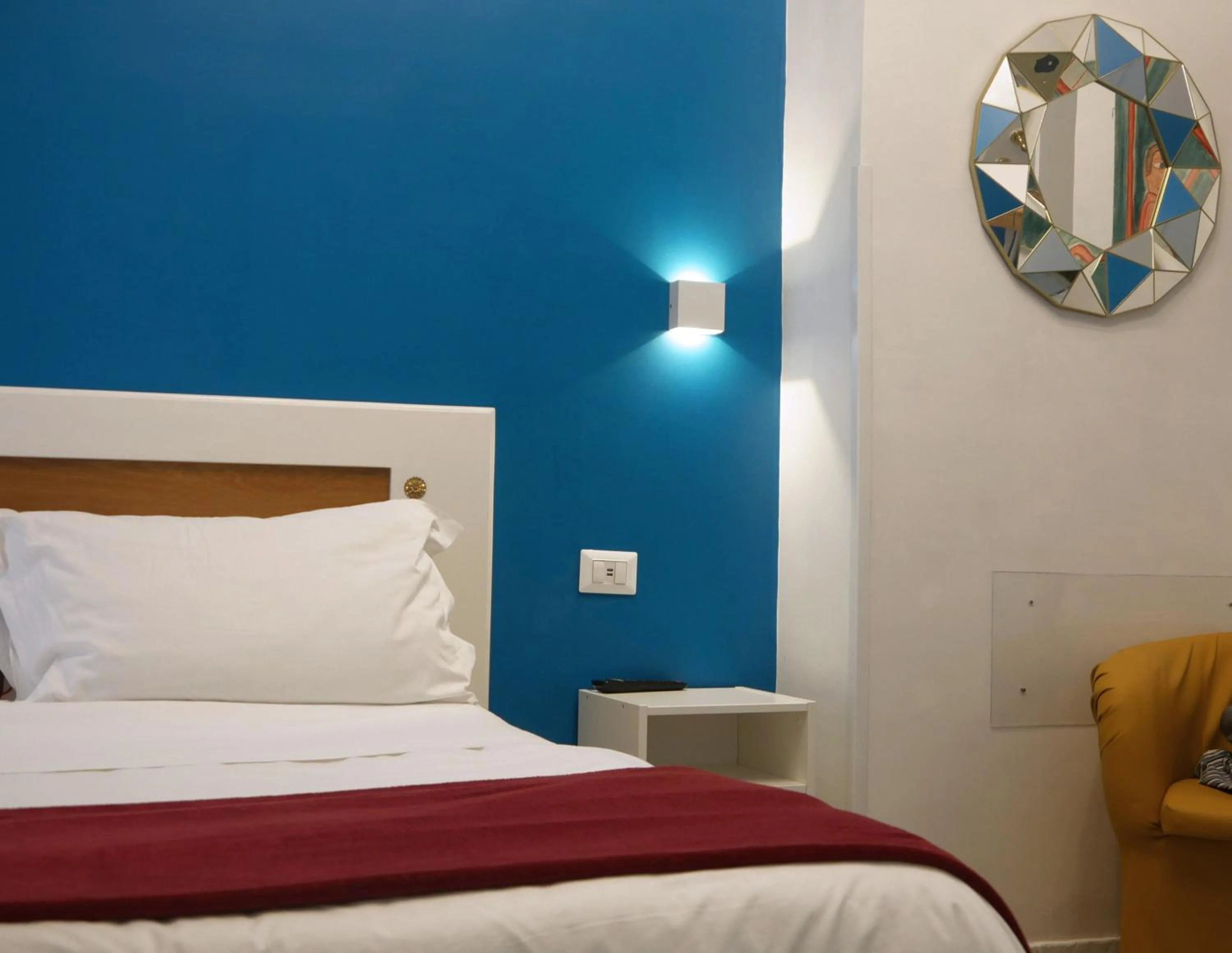 Photo of the whole room, Bed in Firenze32